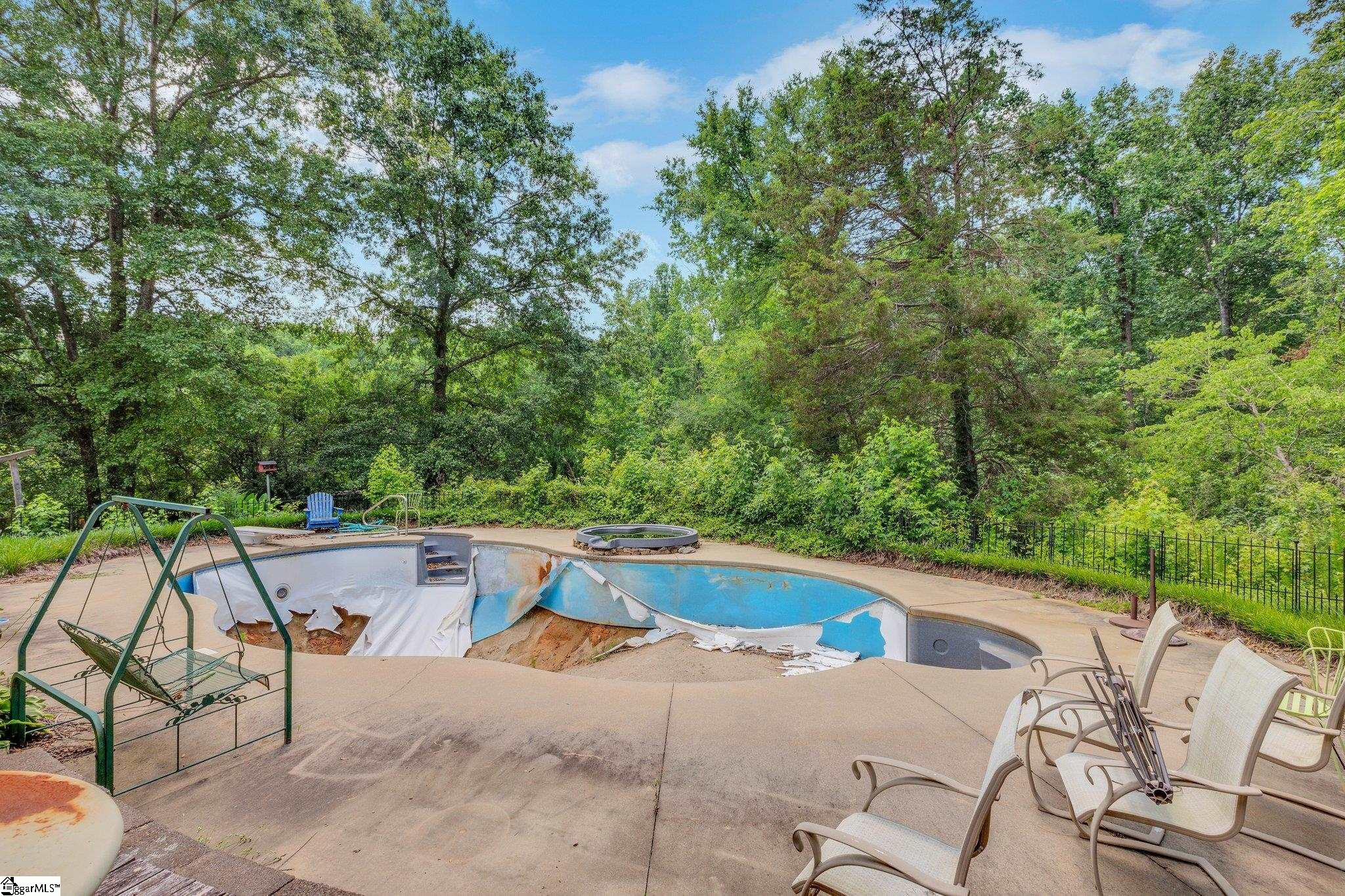 215 Pearson Road Woodruff, SC 29388