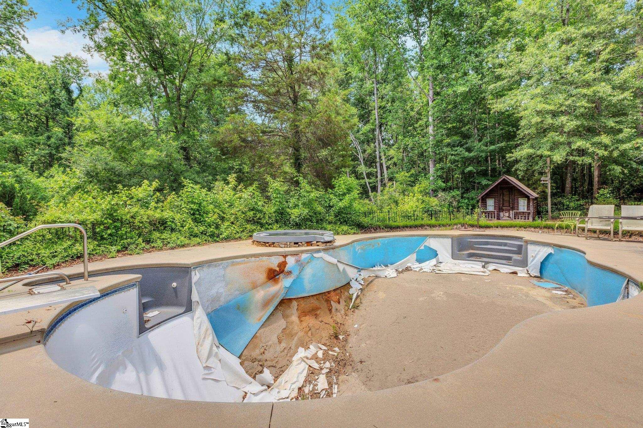215 Pearson Road Woodruff, SC 29388