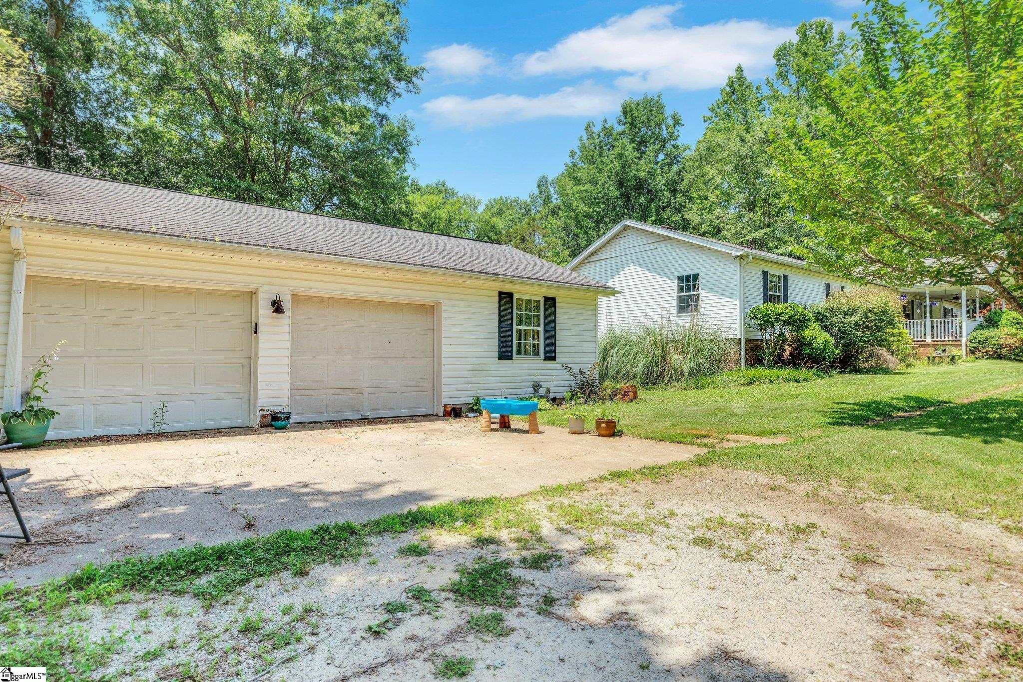 215 Pearson Road Woodruff, SC 29388