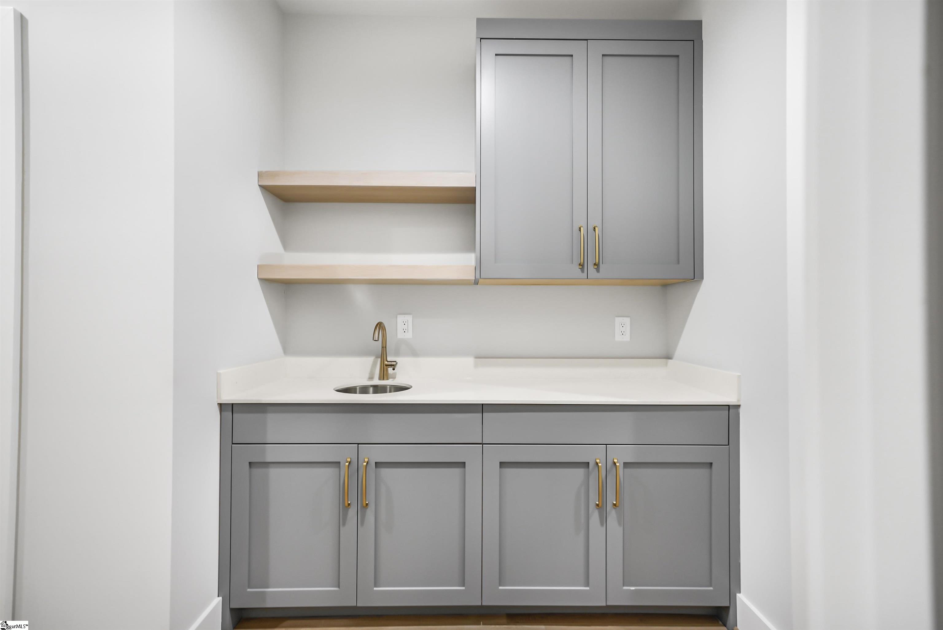 204 Cammer Avenue Greenville, SC 29605