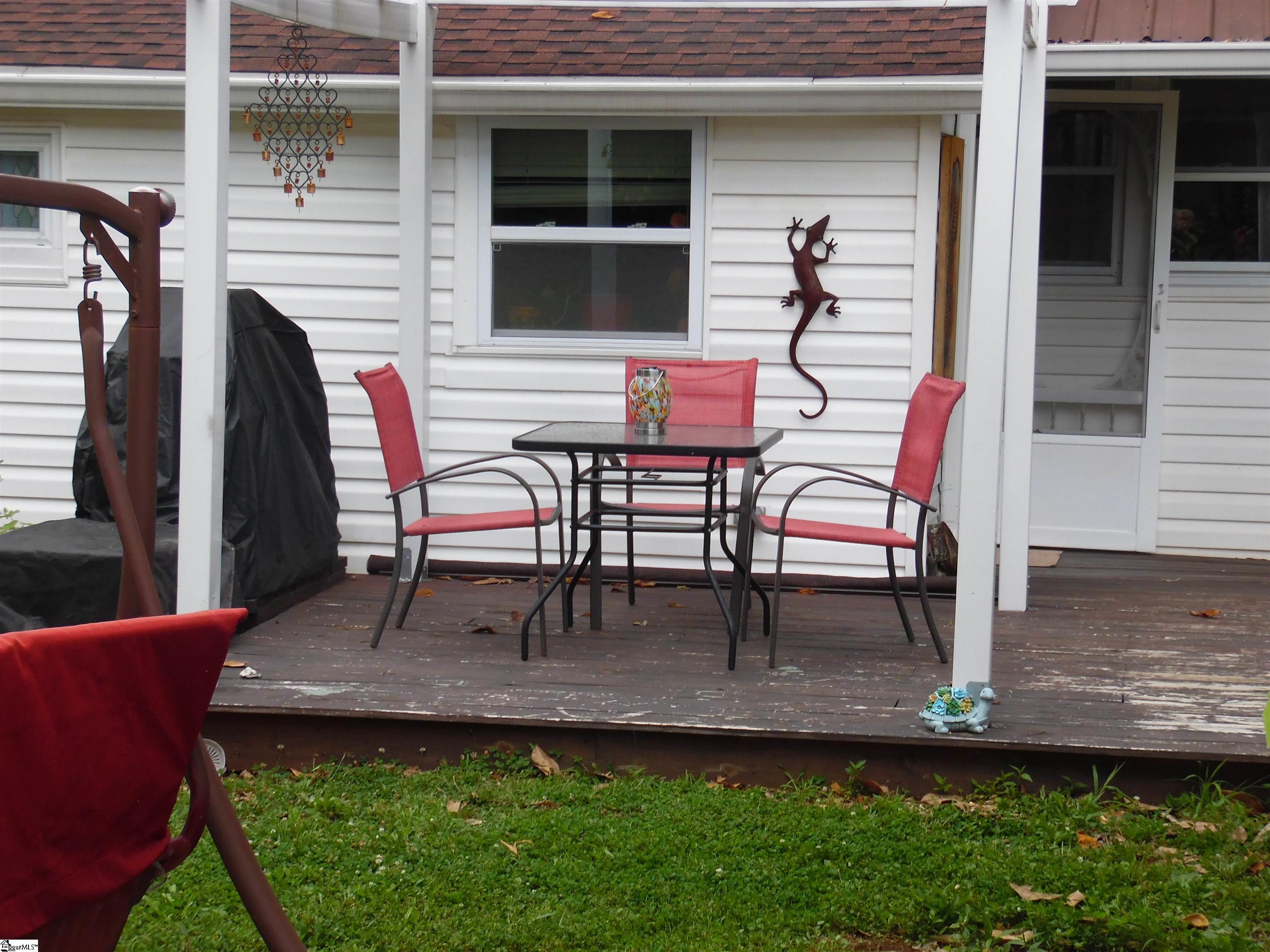 111 W 7th Avenue Easley, SC 29640