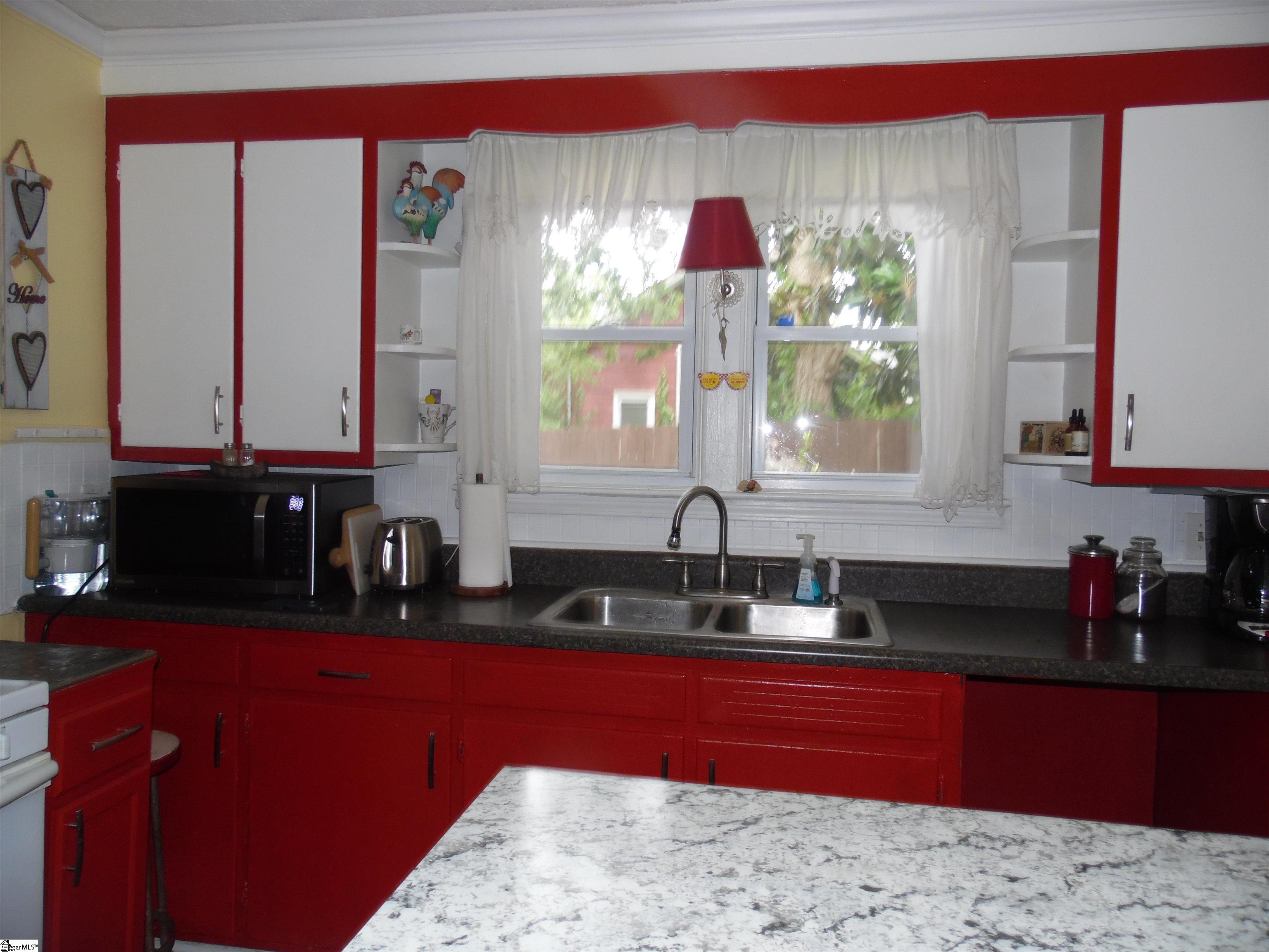 111 W 7th Avenue Easley, SC 29640