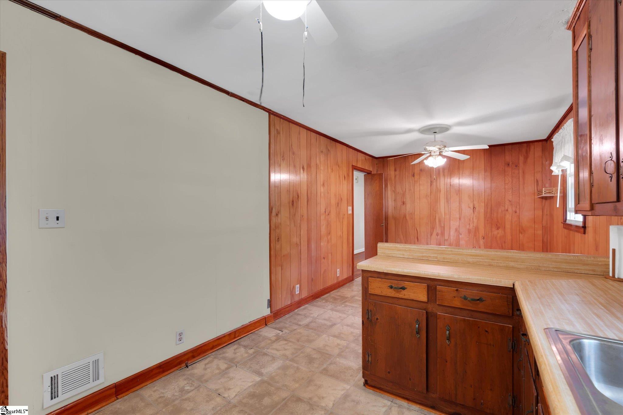 110 Cherrylane Drive Greenville, SC 29617-2515
