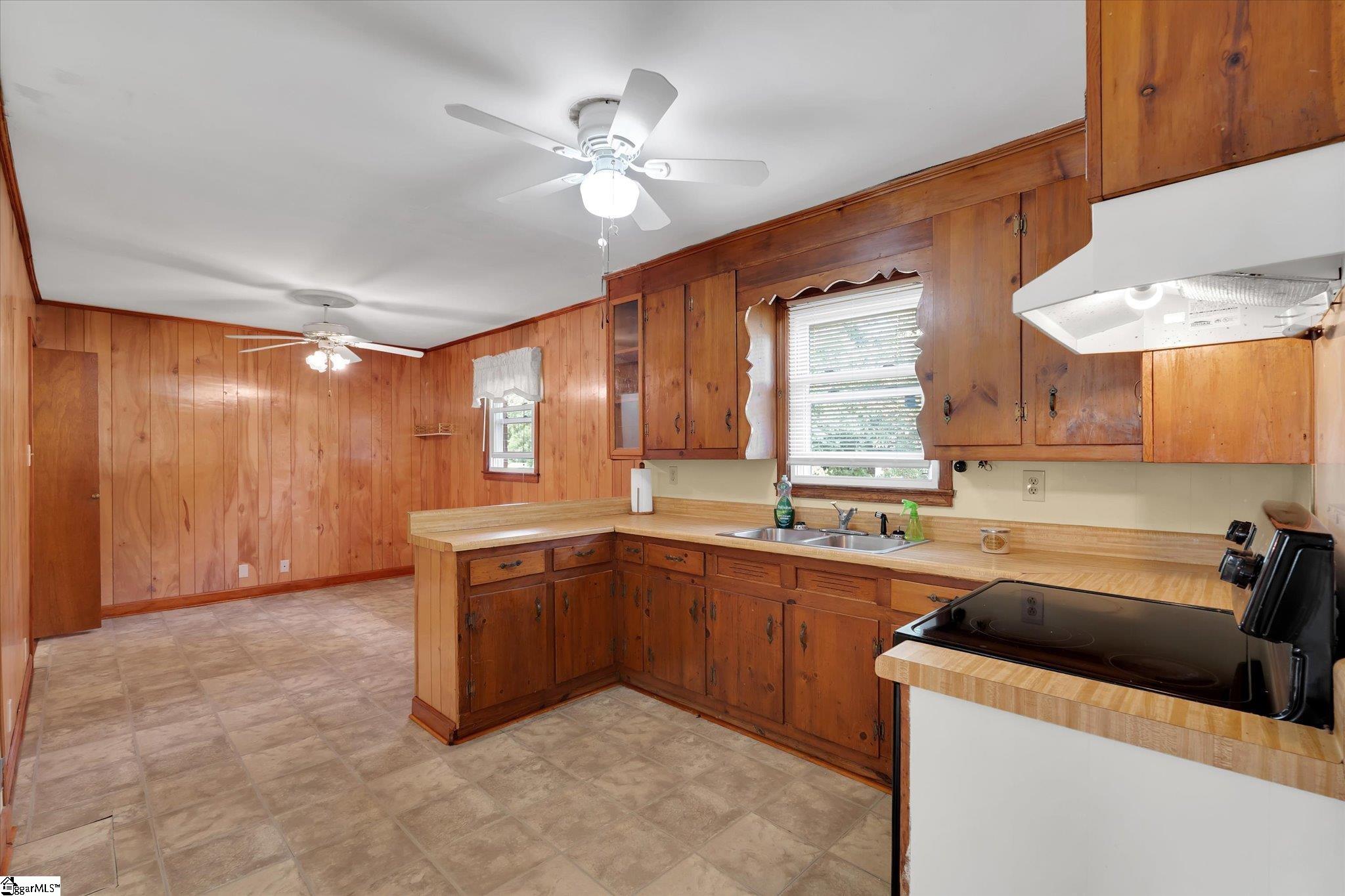 110 Cherrylane Drive Greenville, SC 29617-2515