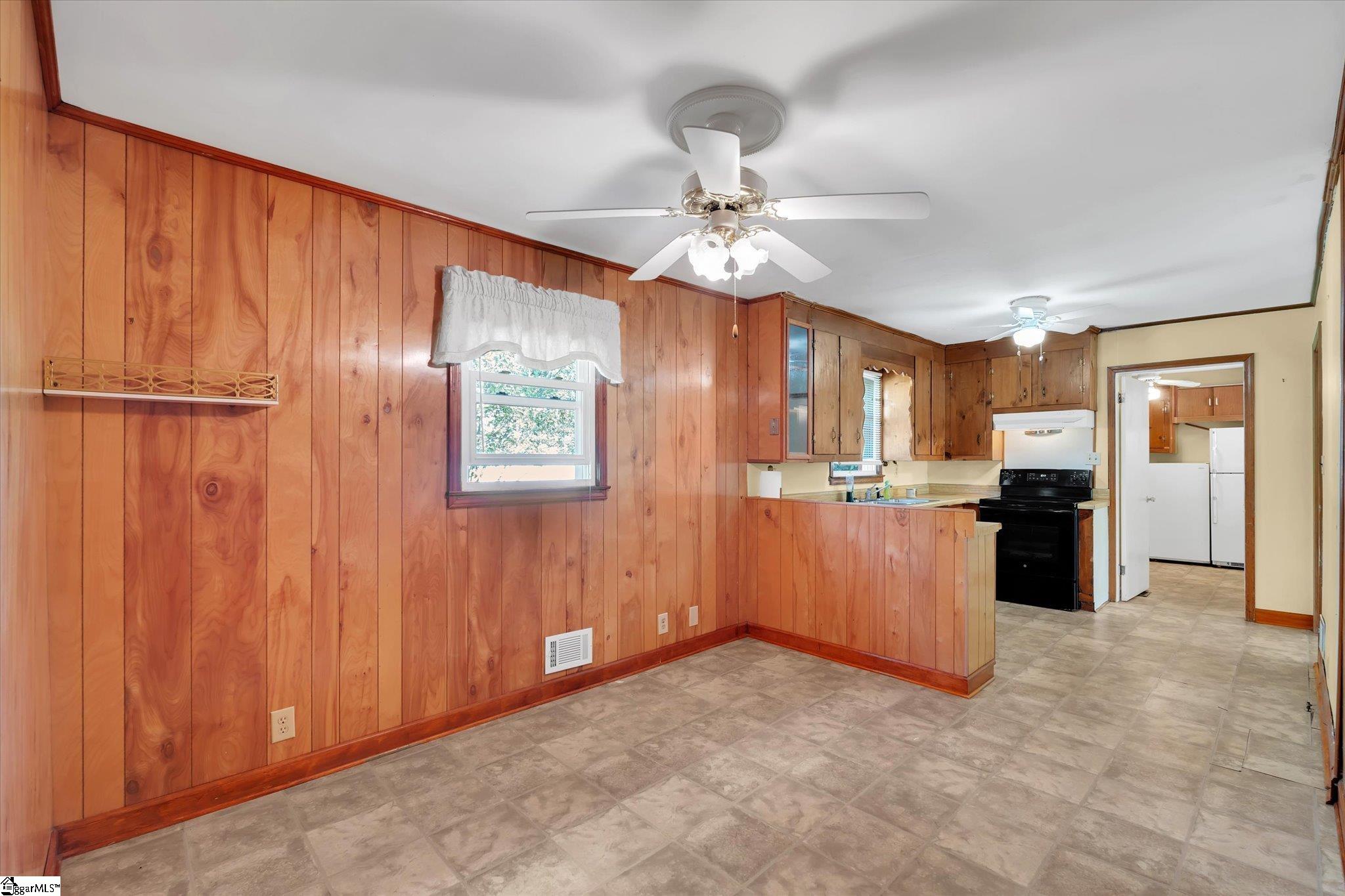 110 Cherrylane Drive Greenville, SC 29617-2515