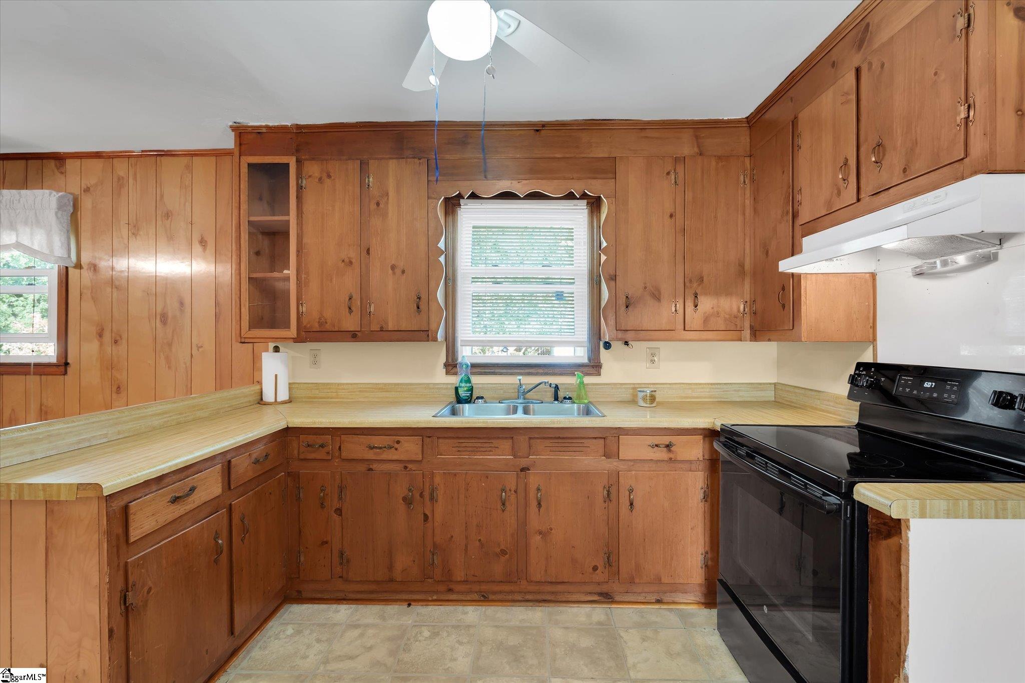110 Cherrylane Drive Greenville, SC 29617-2515