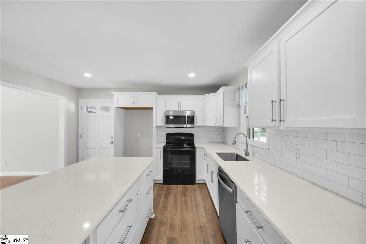 302 Portsmouth Drive Greenville, SC 29617