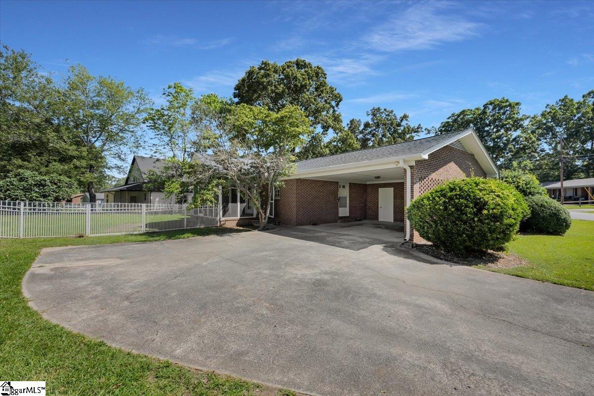 302 Portsmouth Drive Greenville, SC 29617