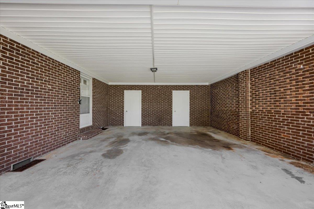 302 Portsmouth Drive Greenville, SC 29617