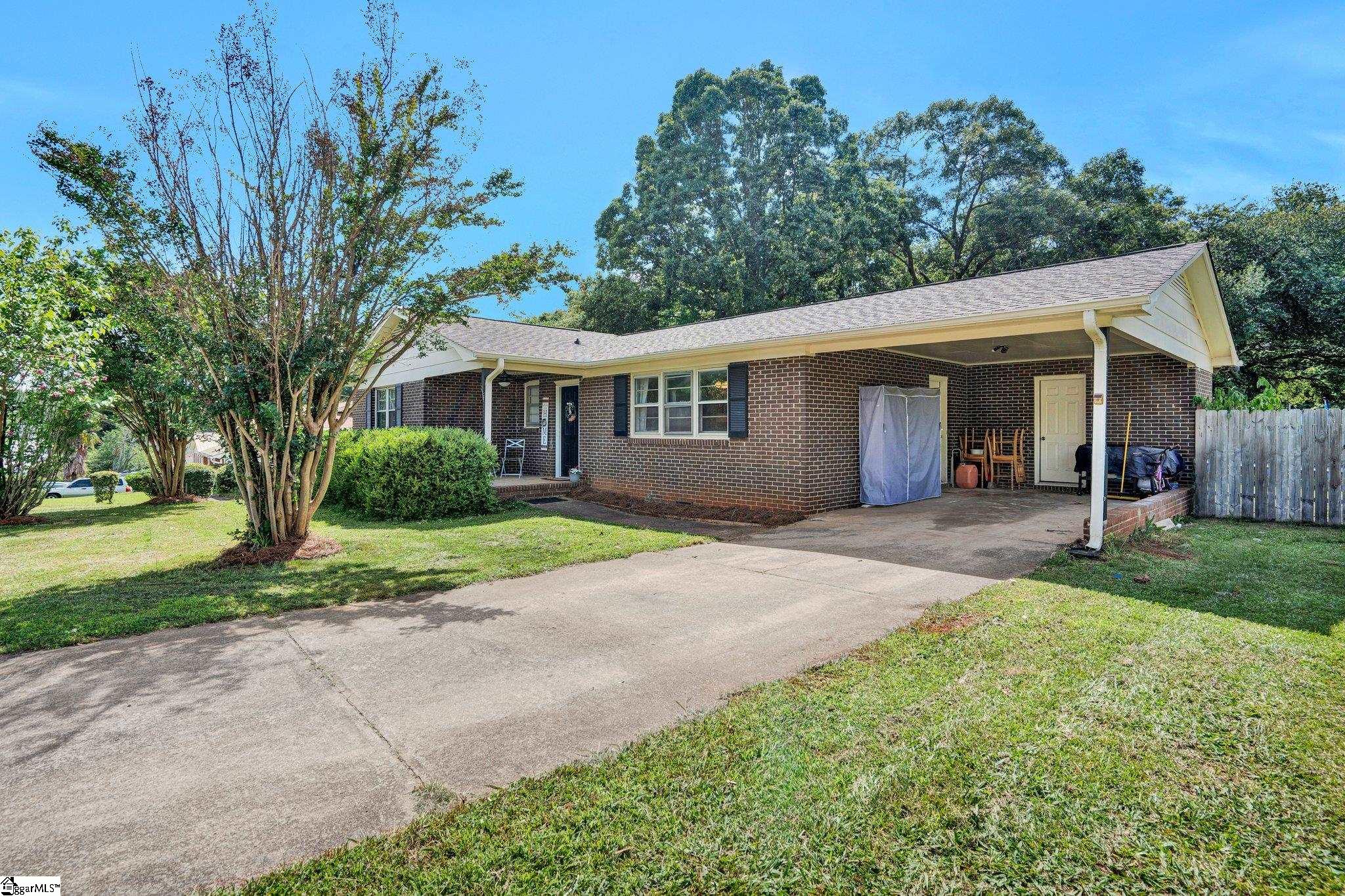 211 Uneeda Drive Greenville, SC 29605