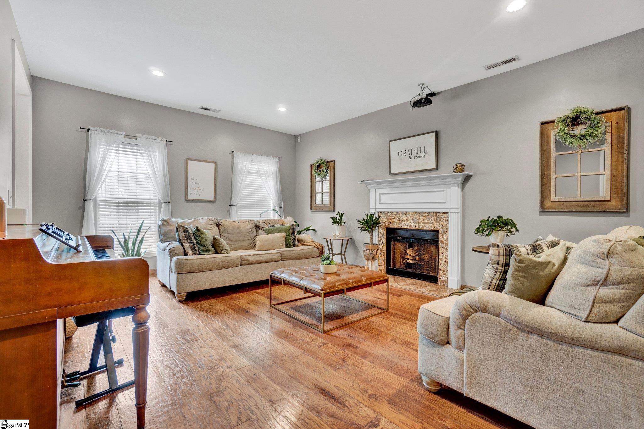 309 Schooner Court Simpsonville, SC 29680