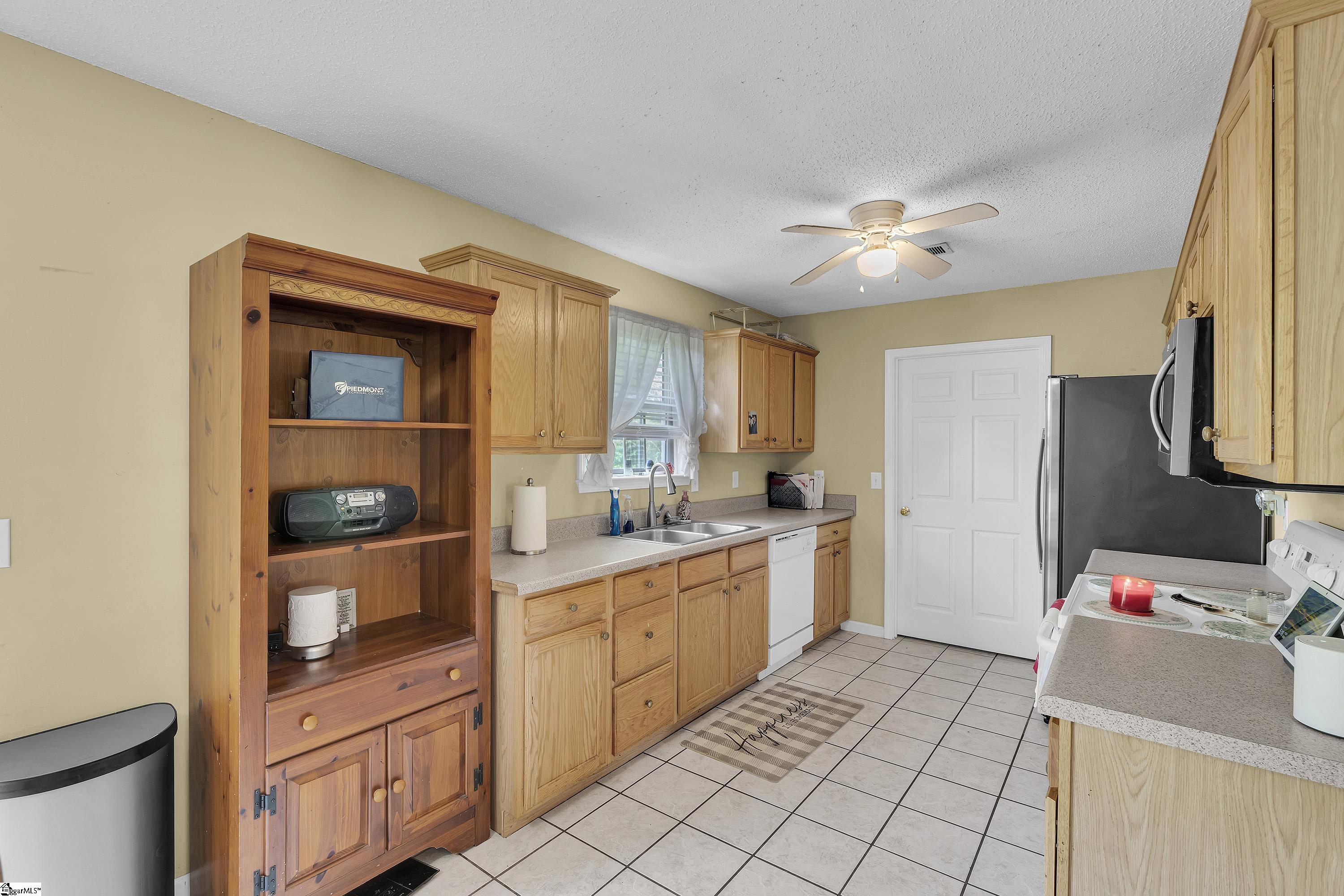 361 Split Oak Lane Inman, SC 29346
