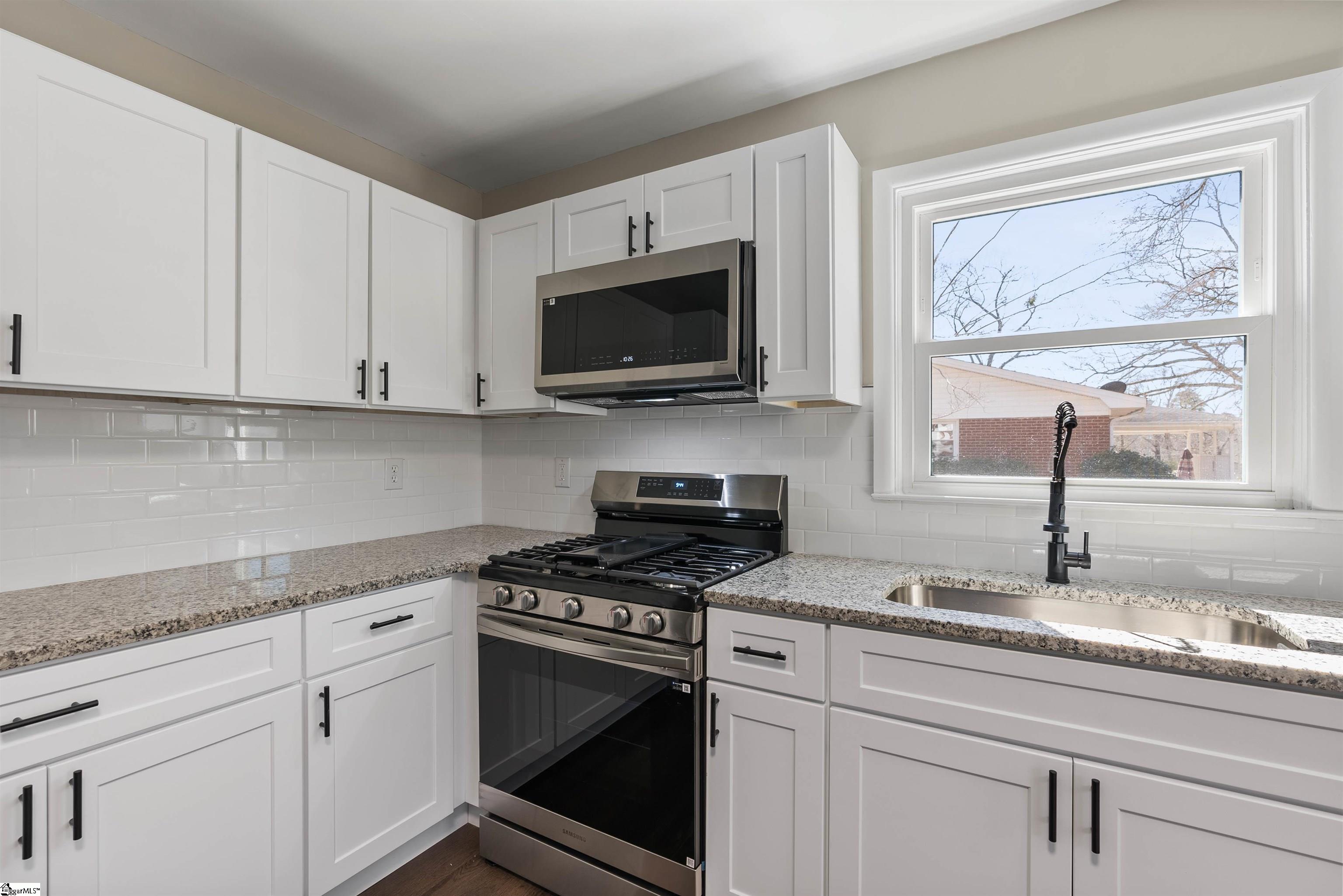 306 Fernwood Drive Spartanburg, SC 29307