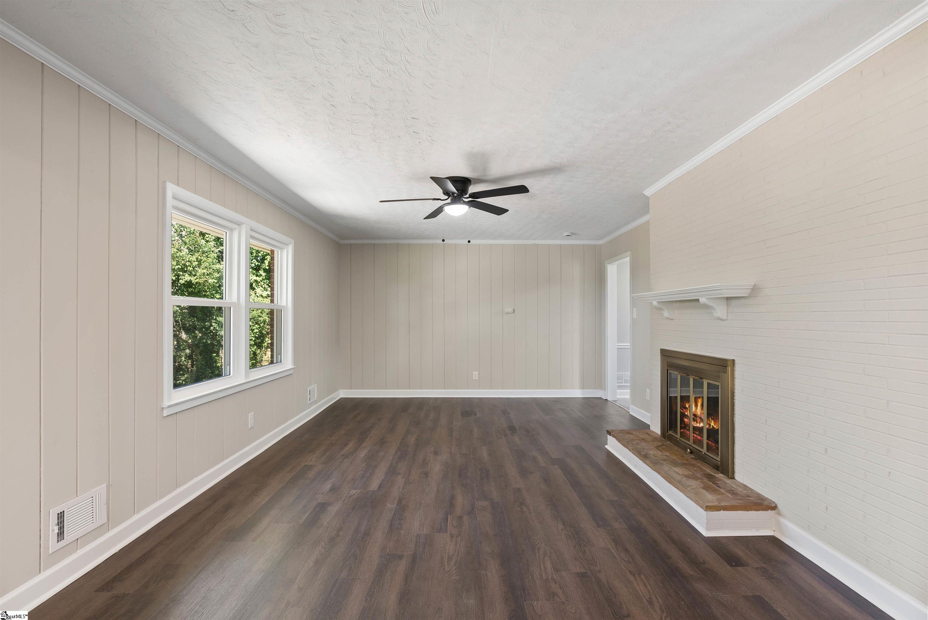 306 Fernwood Drive Spartanburg, SC 29307