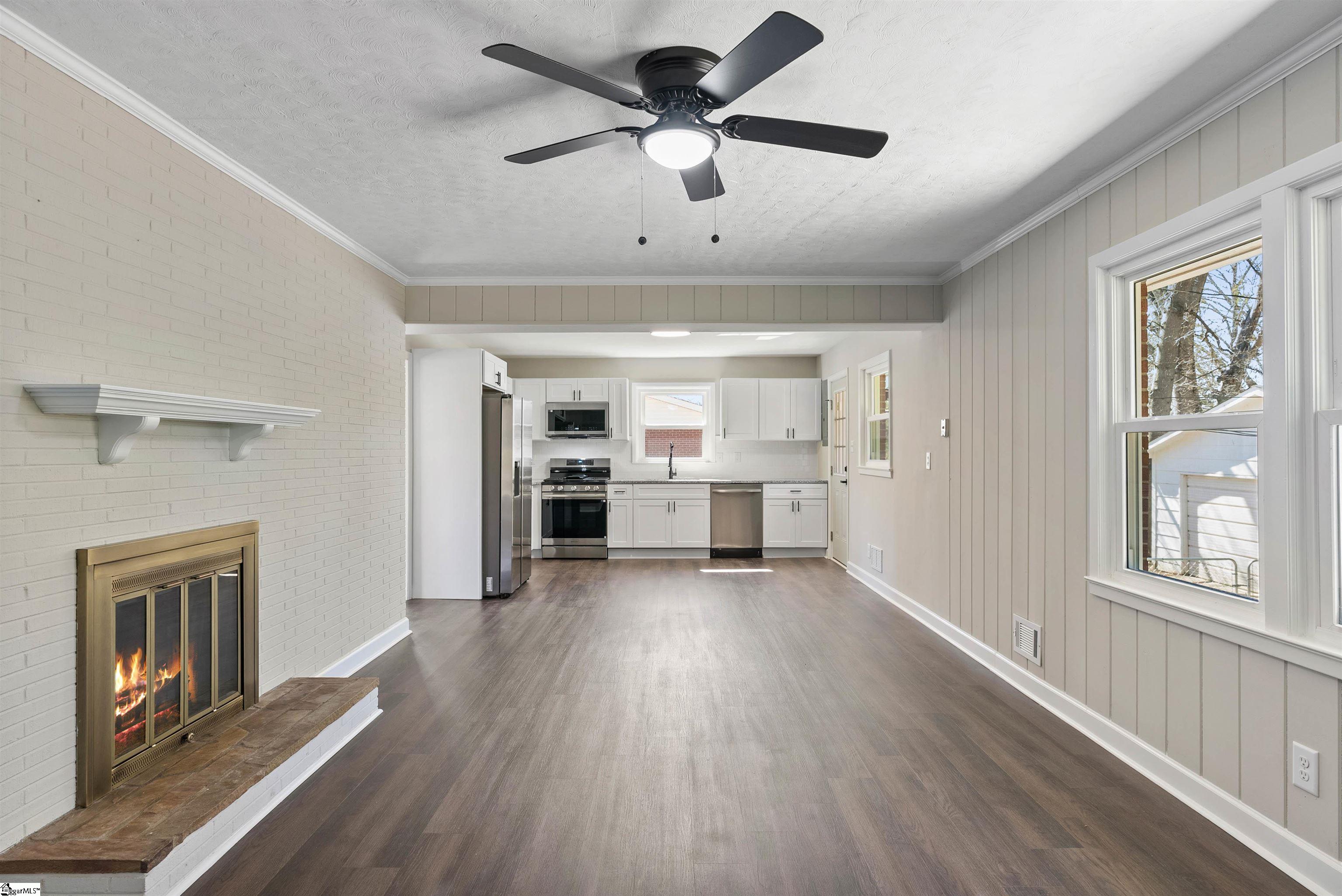 306 Fernwood Drive Spartanburg, SC 29307