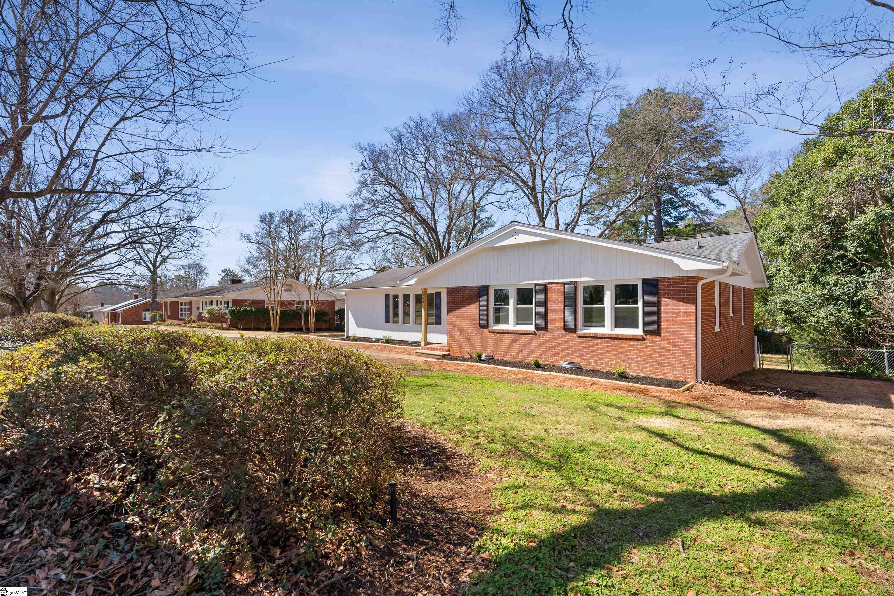 306 Fernwood Drive Spartanburg, SC 29307