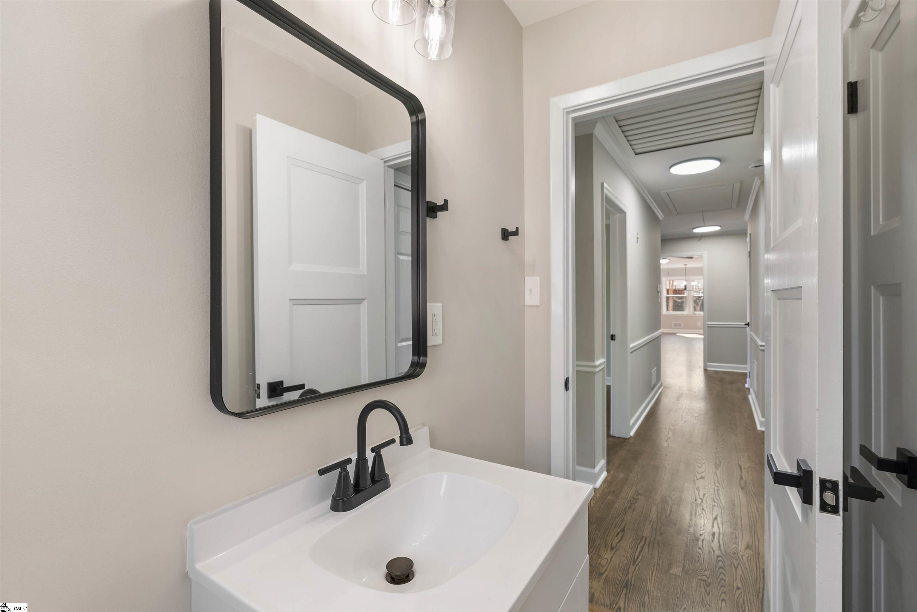 306 Fernwood Drive Spartanburg, SC 29307