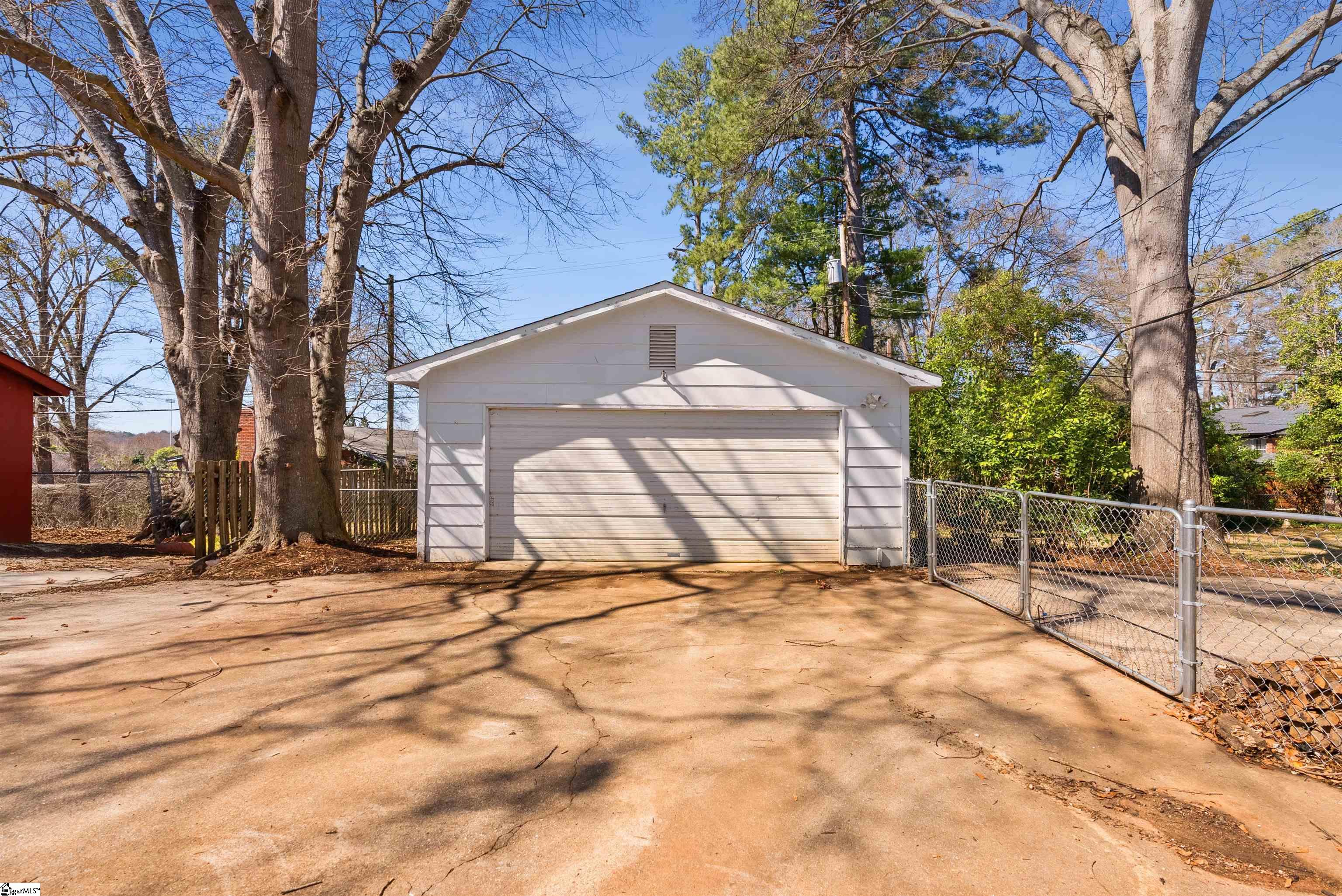 306 Fernwood Drive Spartanburg, SC 29307