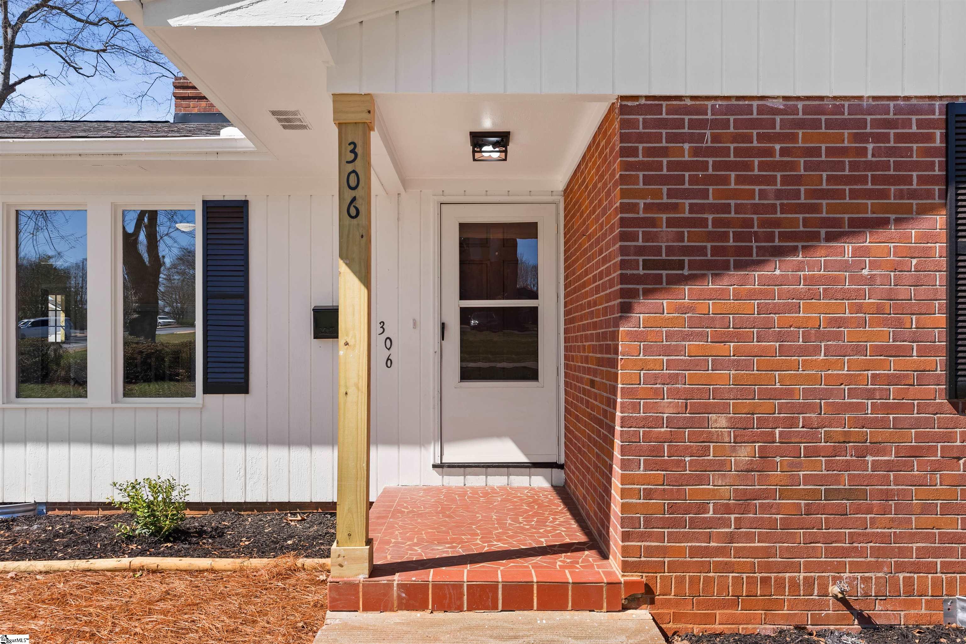 306 Fernwood Drive Spartanburg, SC 29307