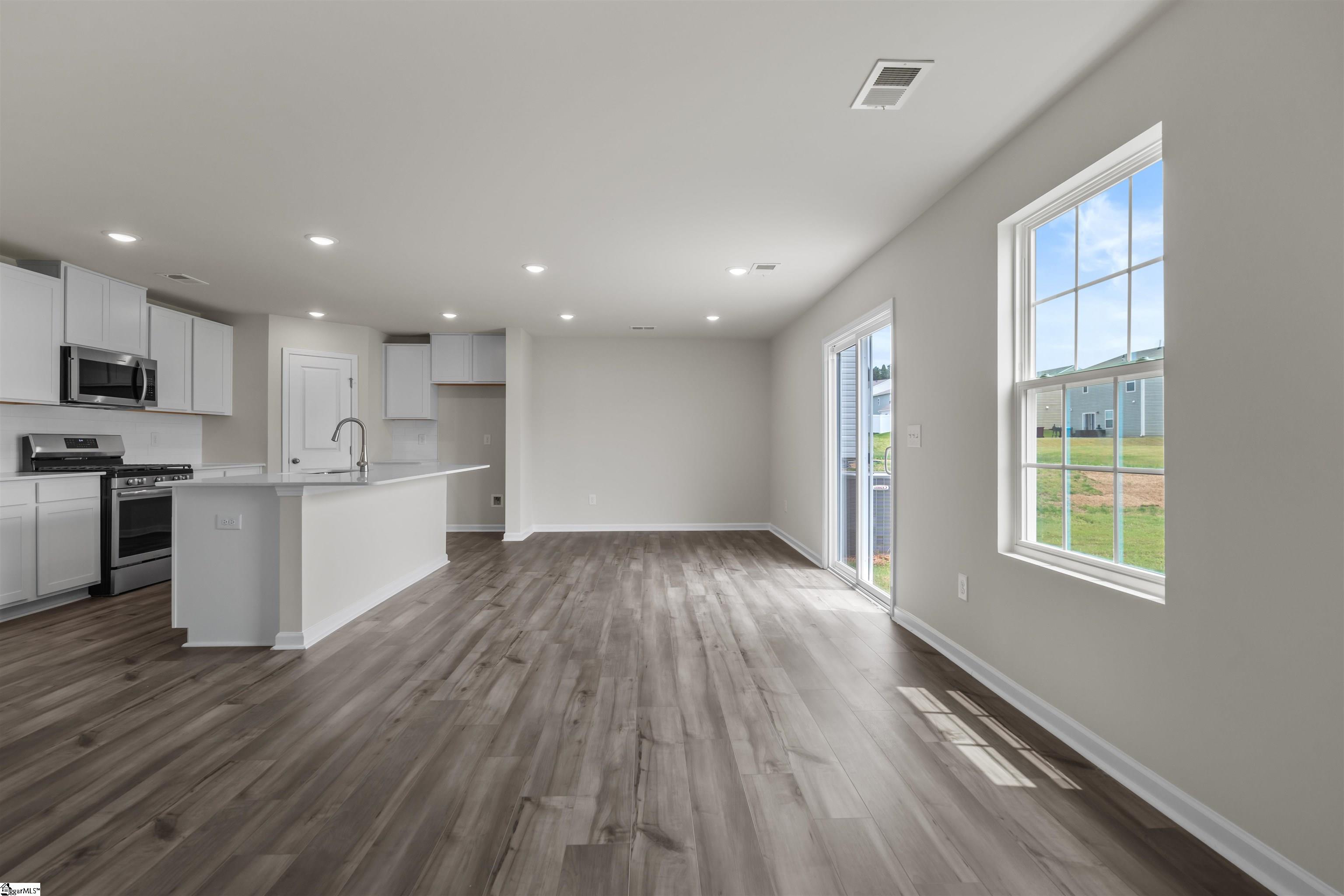 1075 Cleveland Meadows Trail Spartanburg, SC 29303
