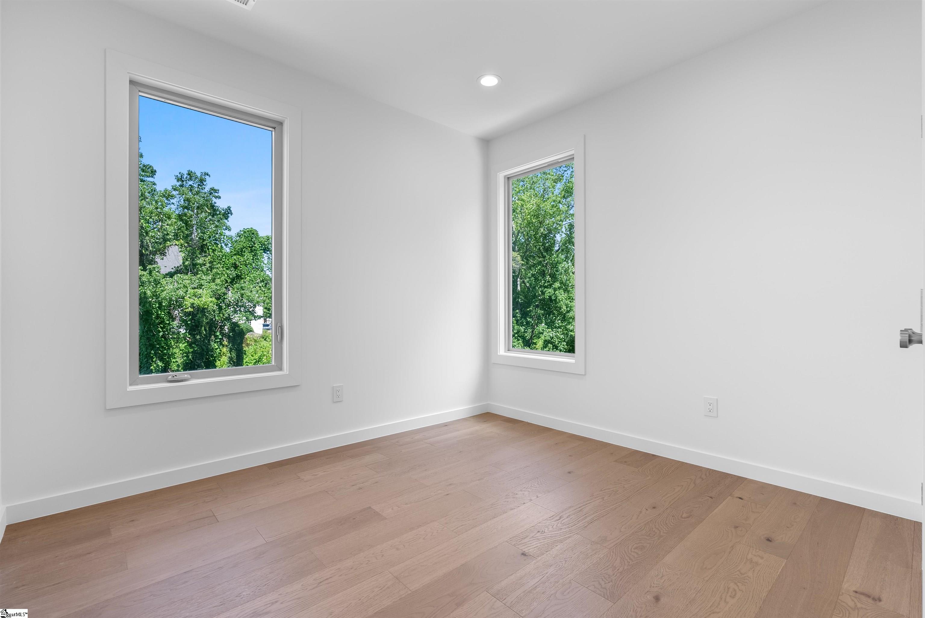 9 Mount Zion Avenue Greenville, SC 29607