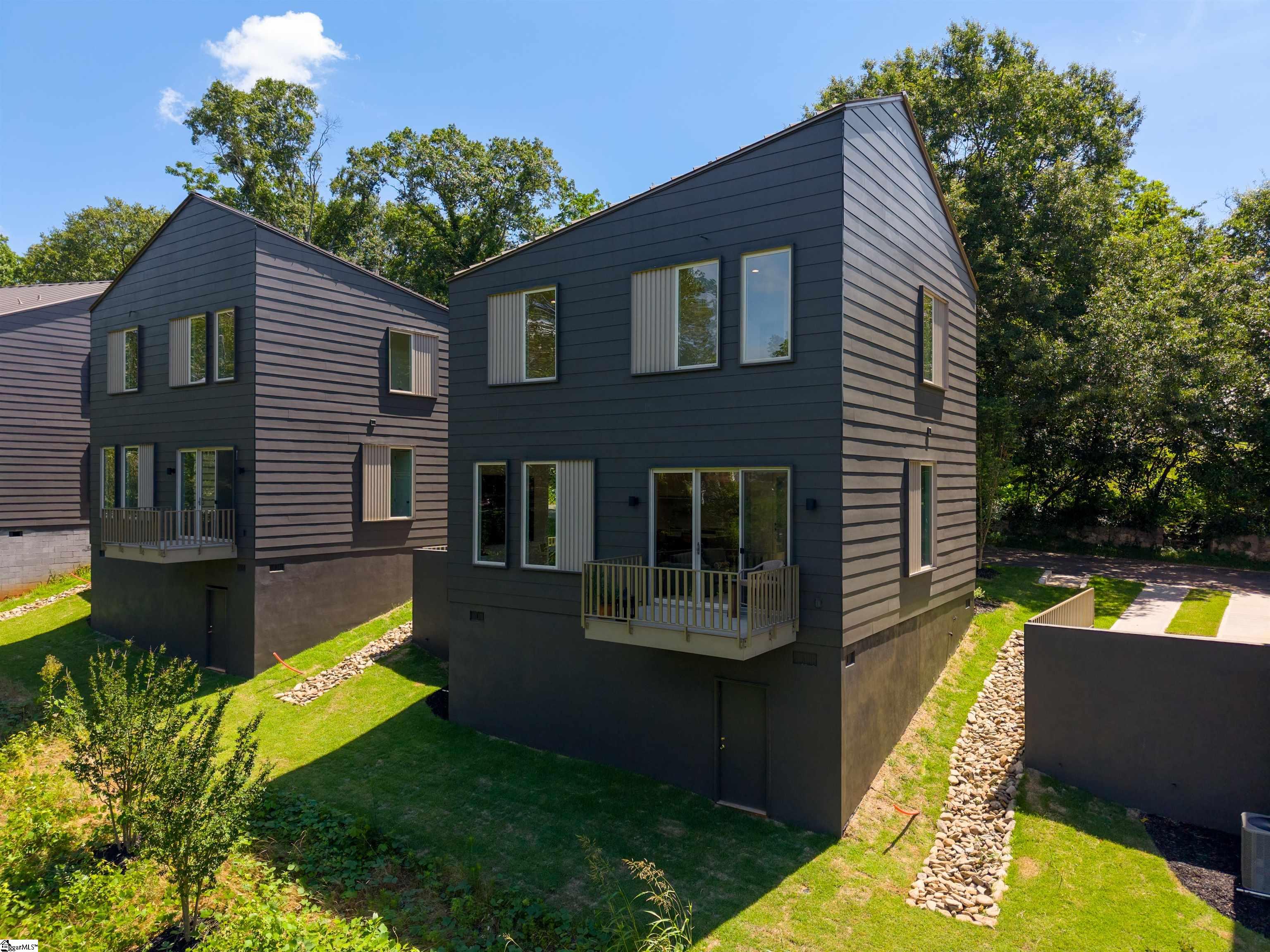 9 Mount Zion Avenue Greenville, SC 29607