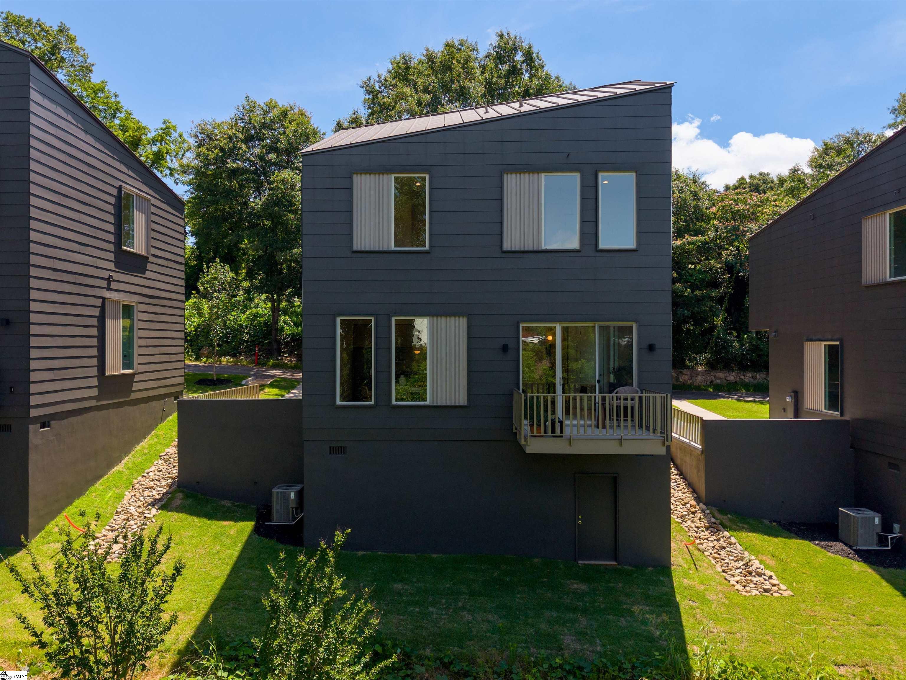 9 Mount Zion Avenue Greenville, SC 29607