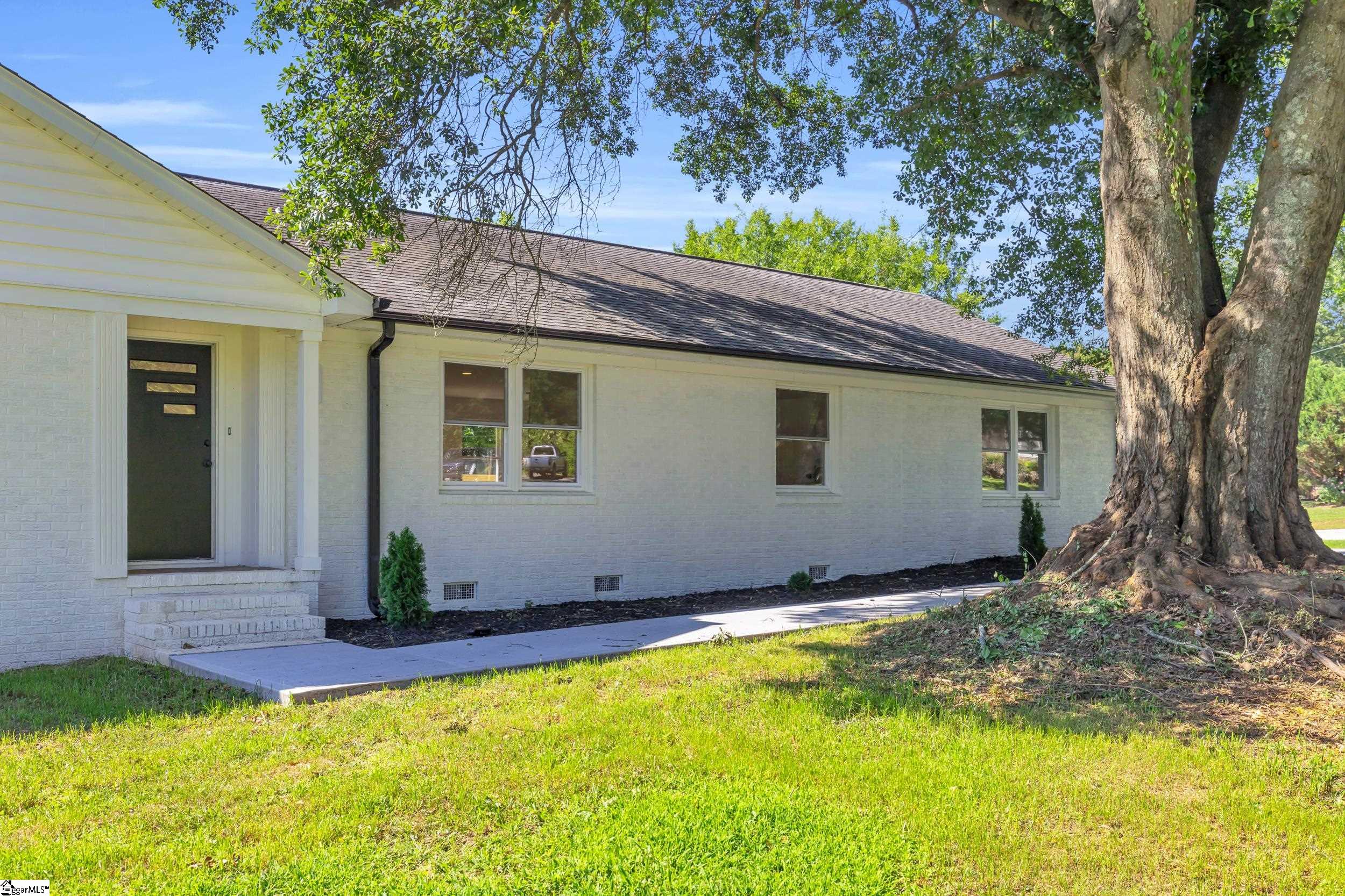 2 Melbourne Lane Greenville, SC 29615