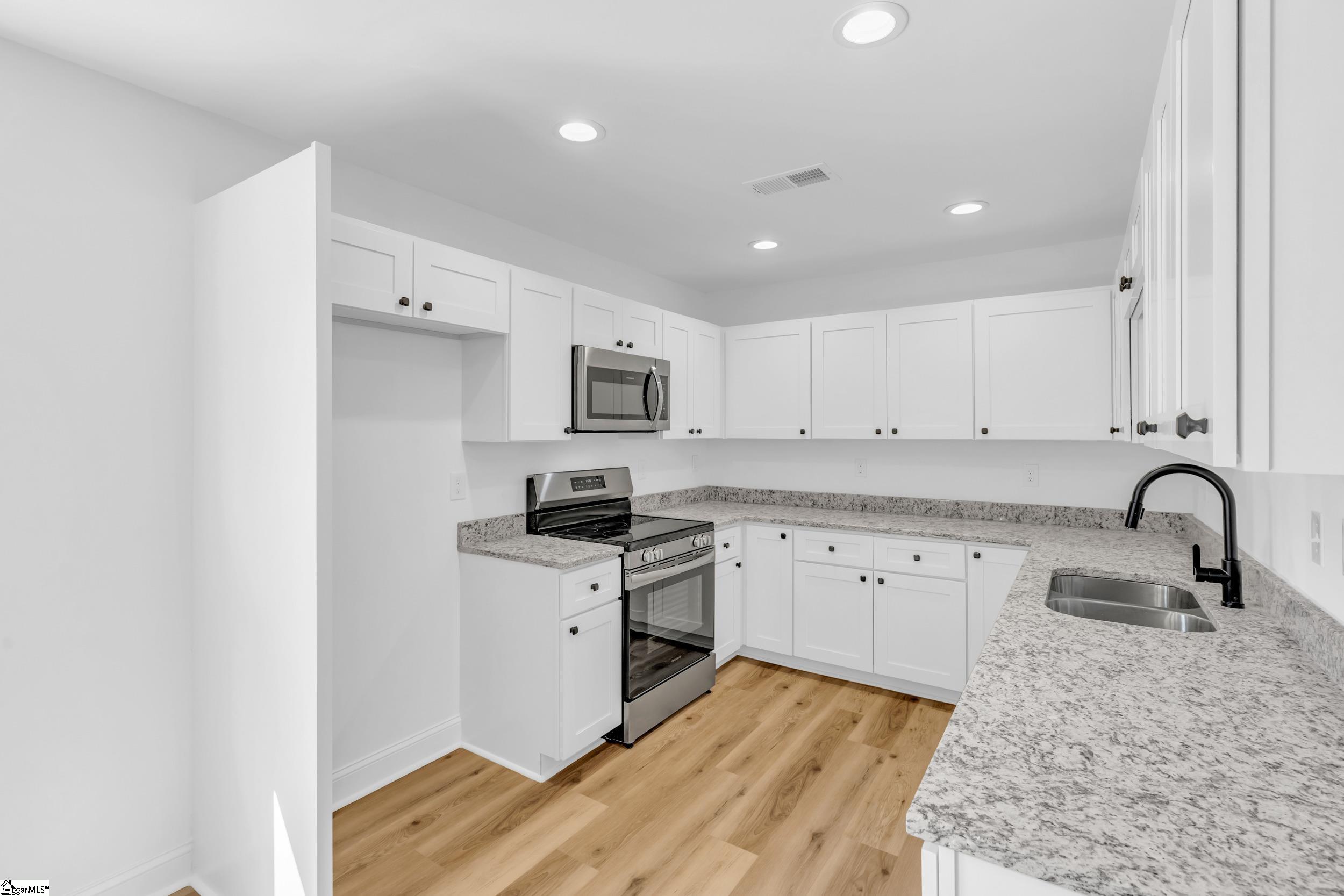 2 Melbourne Lane Greenville, SC 29615