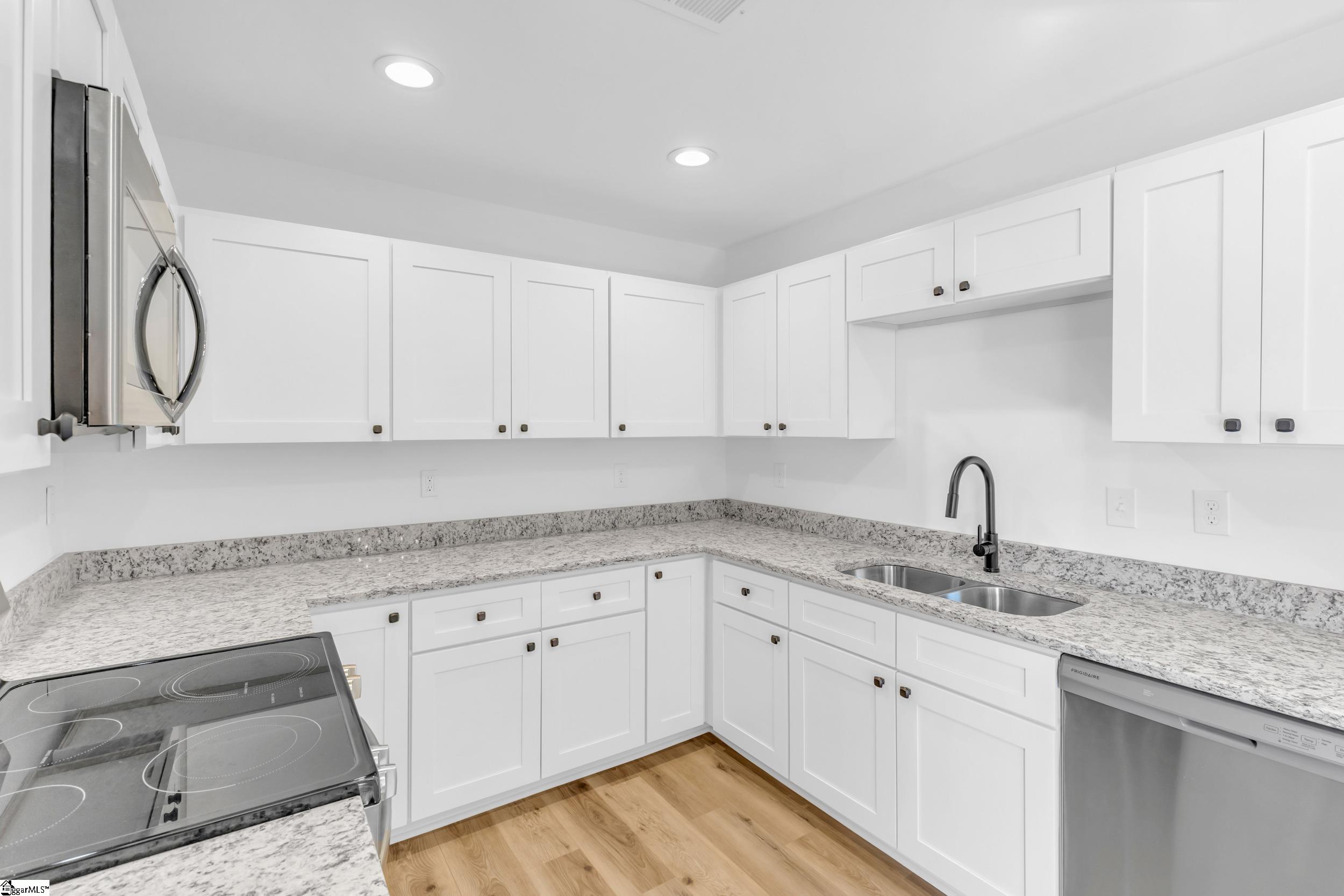 2 Melbourne Lane Greenville, SC 29615
