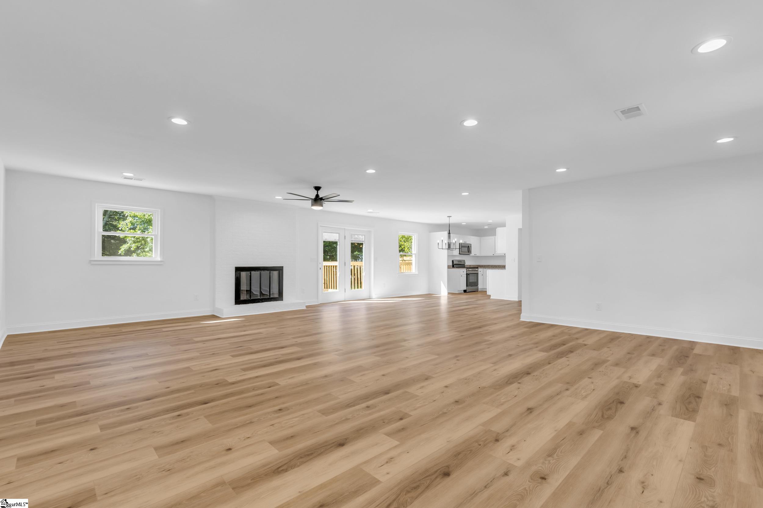 2 Melbourne Lane Greenville, SC 29615