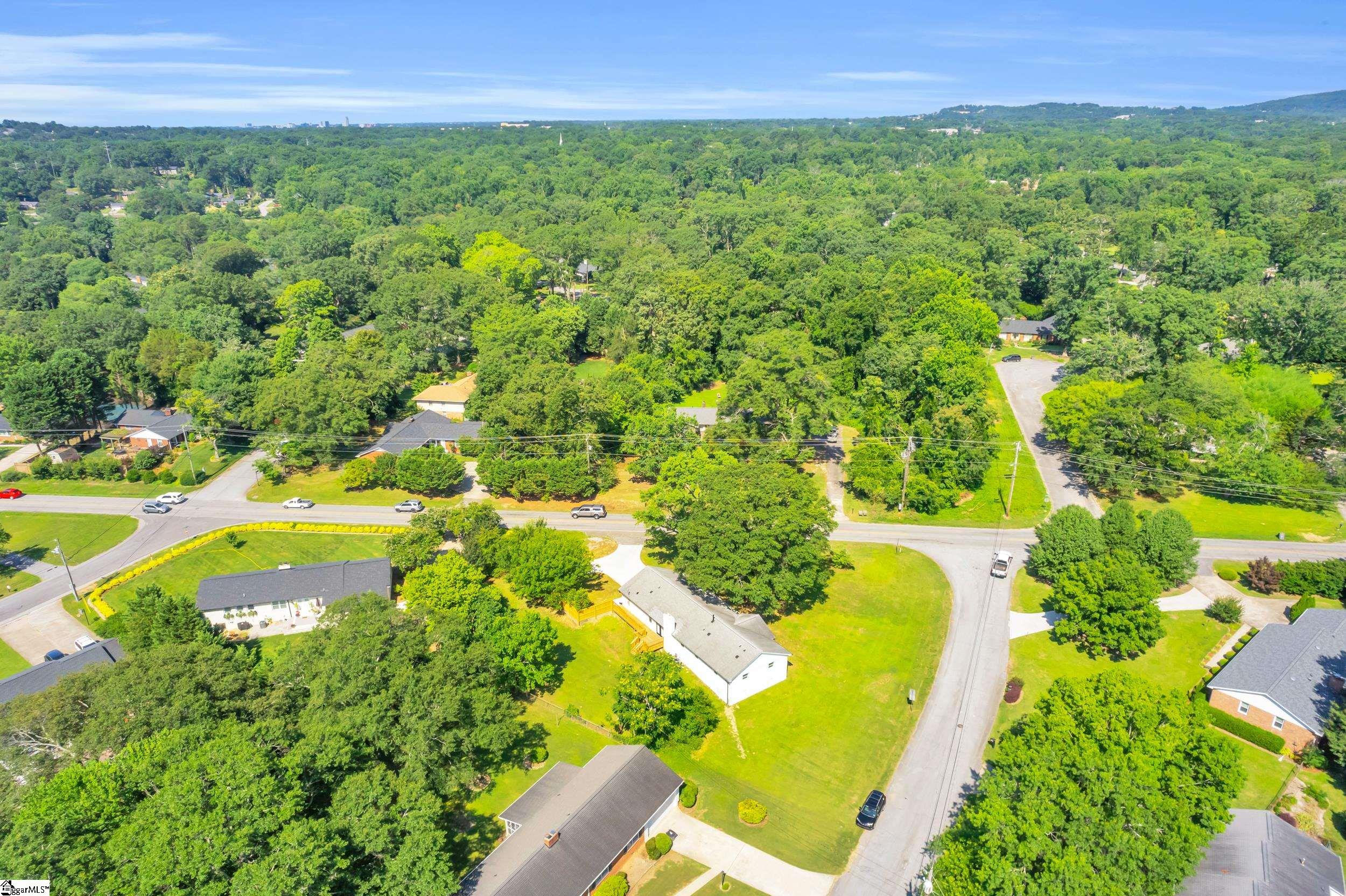 2 Melbourne Lane Greenville, SC 29615