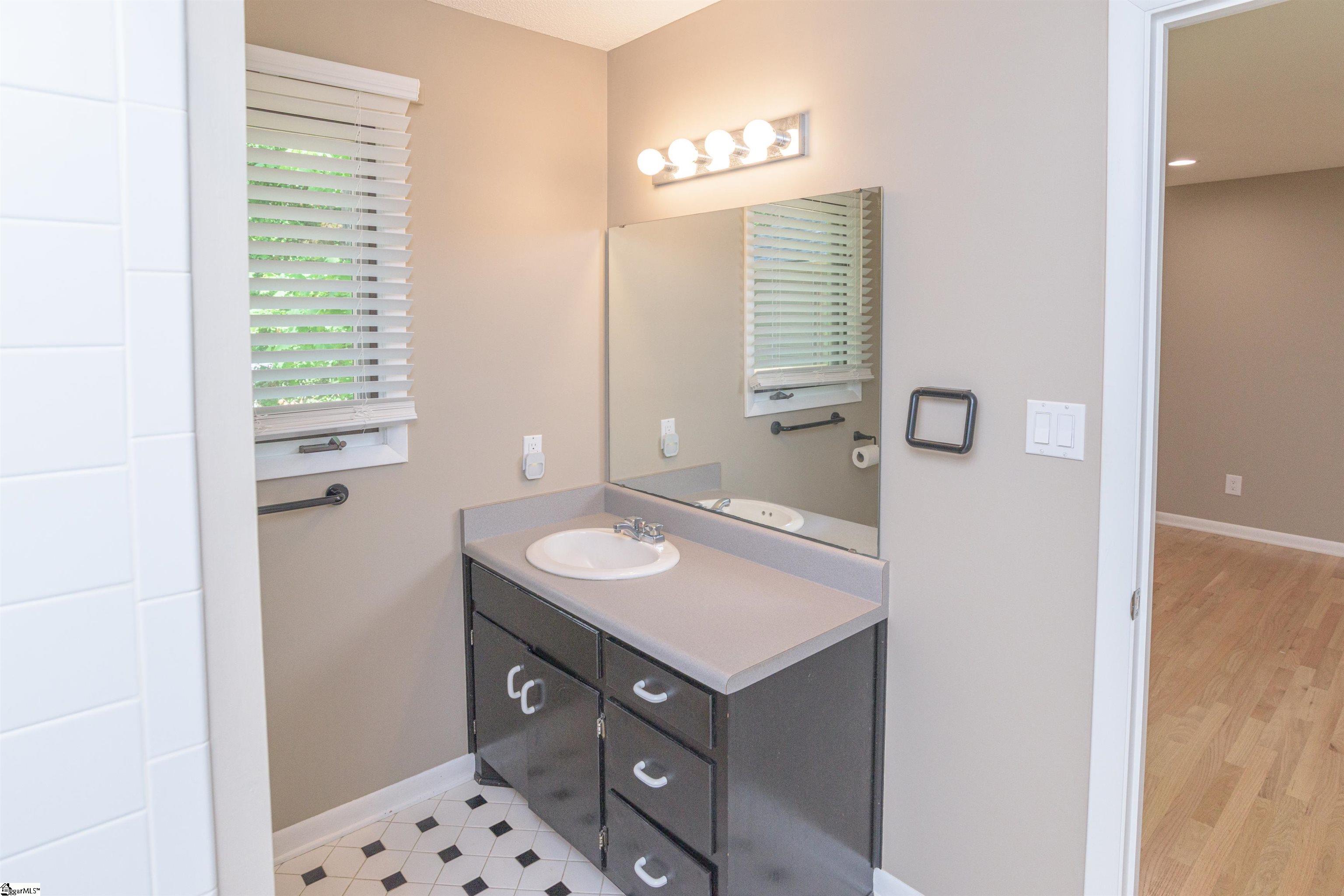154 Poplar Knoll Drive Moore, SC 29369-9203