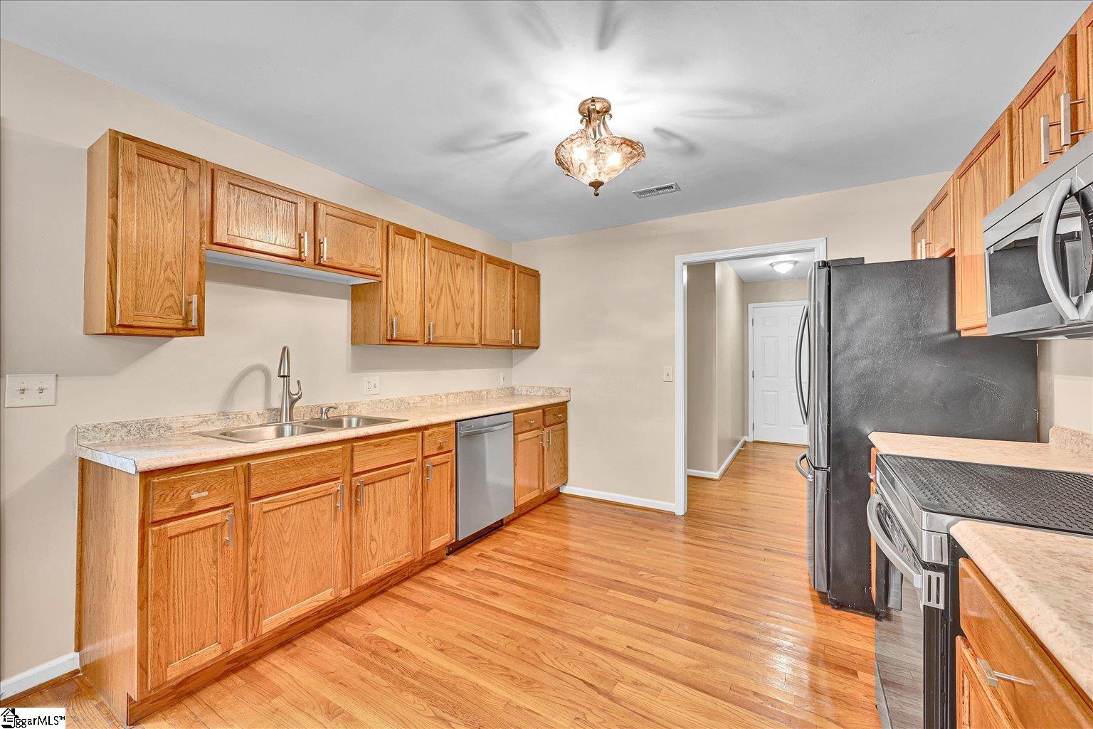 12 Marine Road Greenville, SC 29617