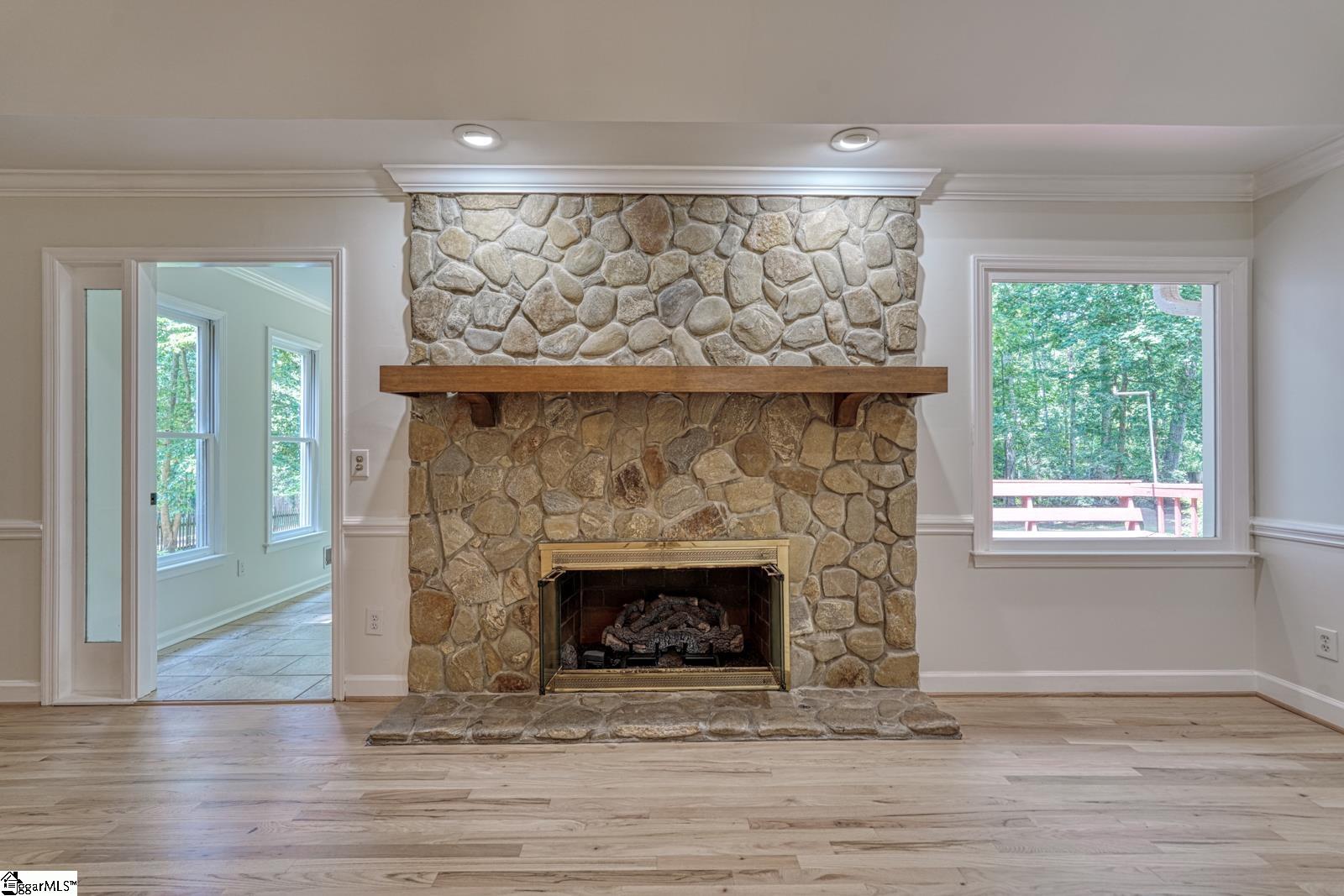 148 Woodridge Drive Spartanburg, SC 29301