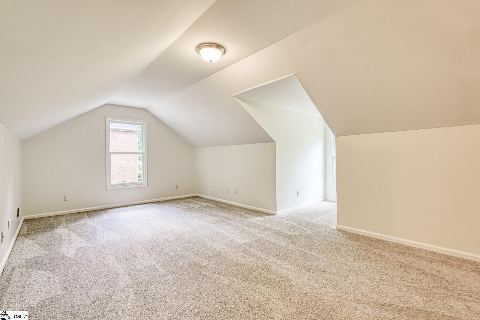 148 Woodridge Drive Spartanburg, SC 29301
