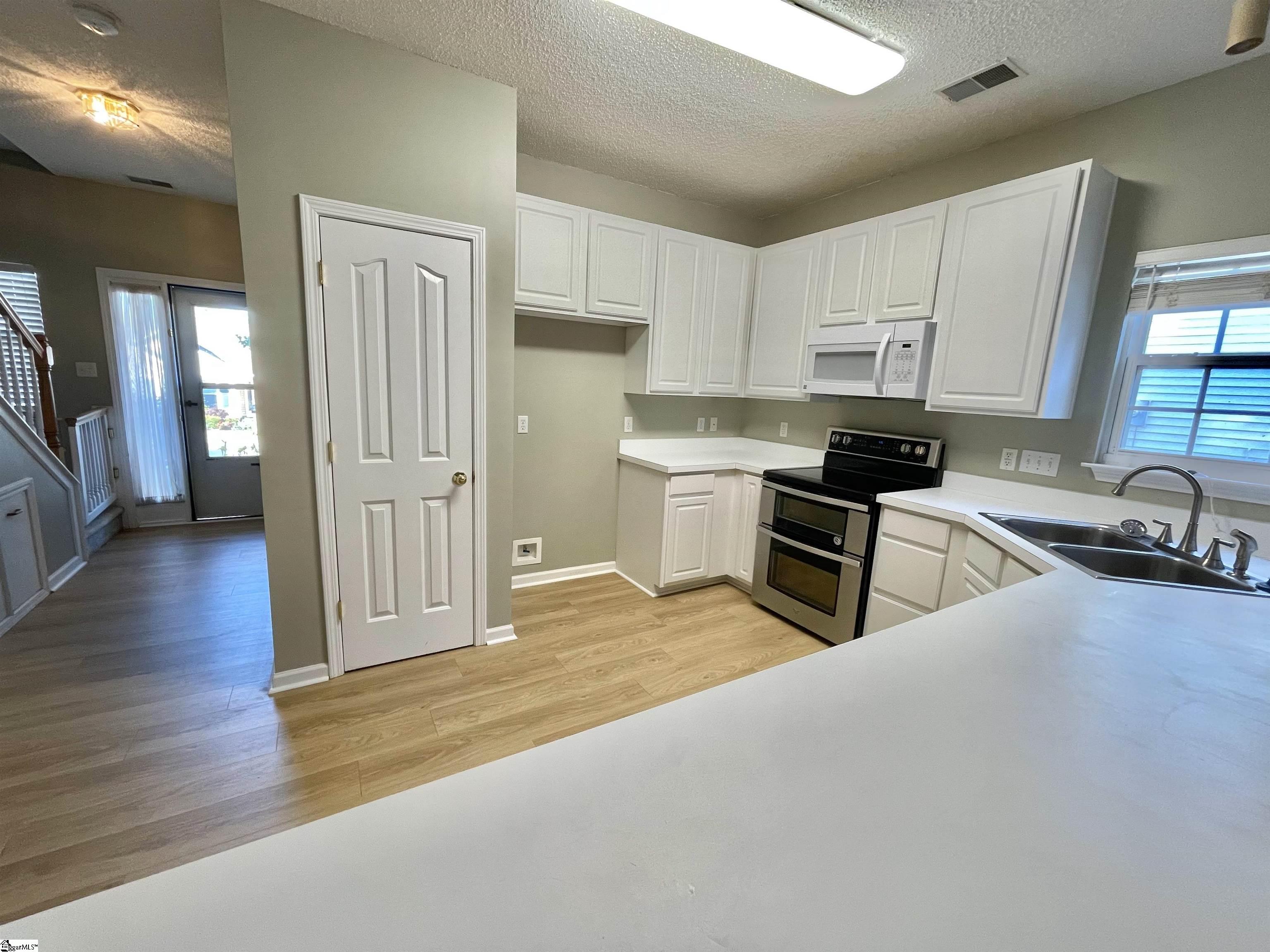 203 Stillwater Court Simpsonville, SC 29681