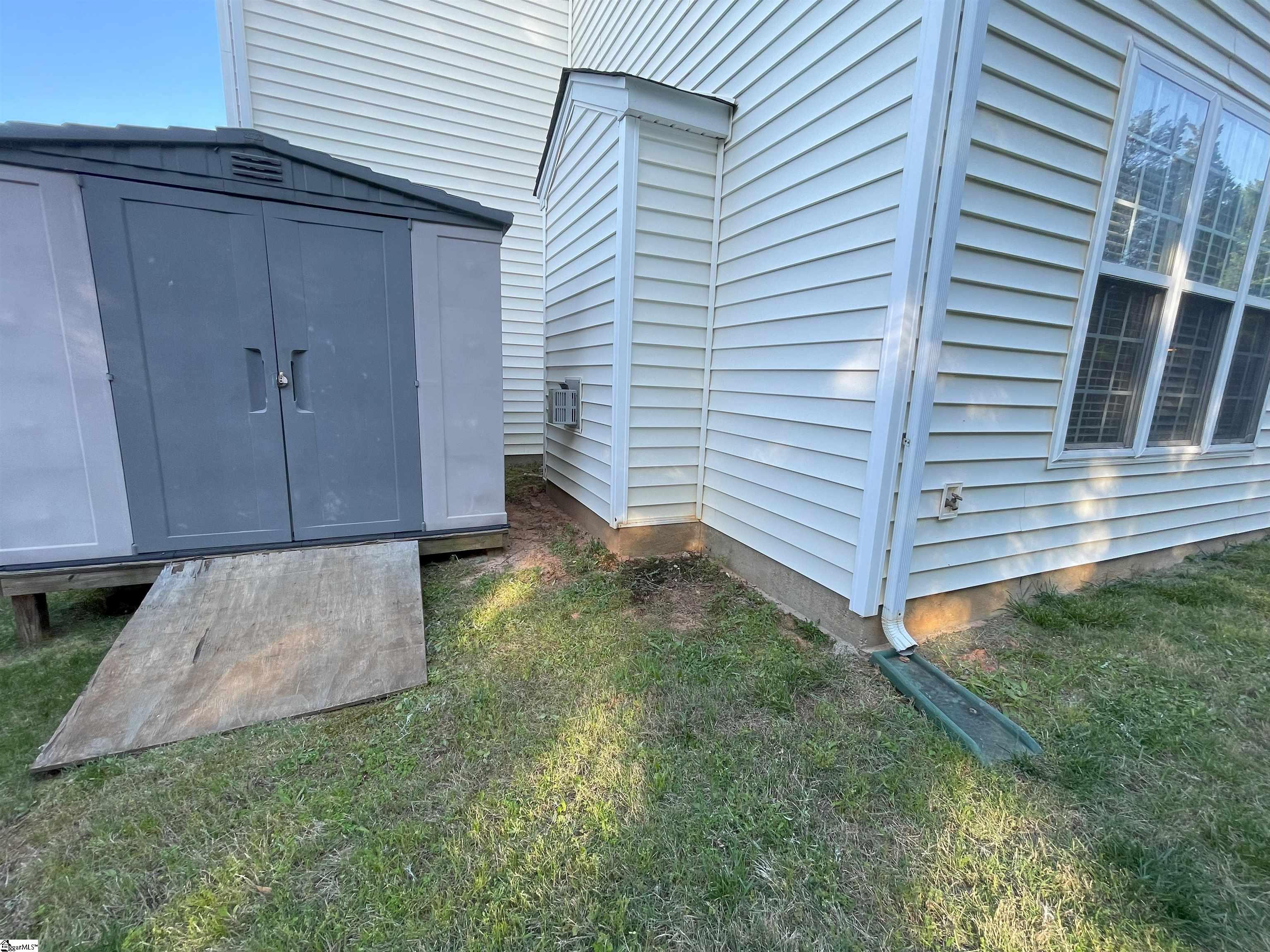 203 Stillwater Court Simpsonville, SC 29681