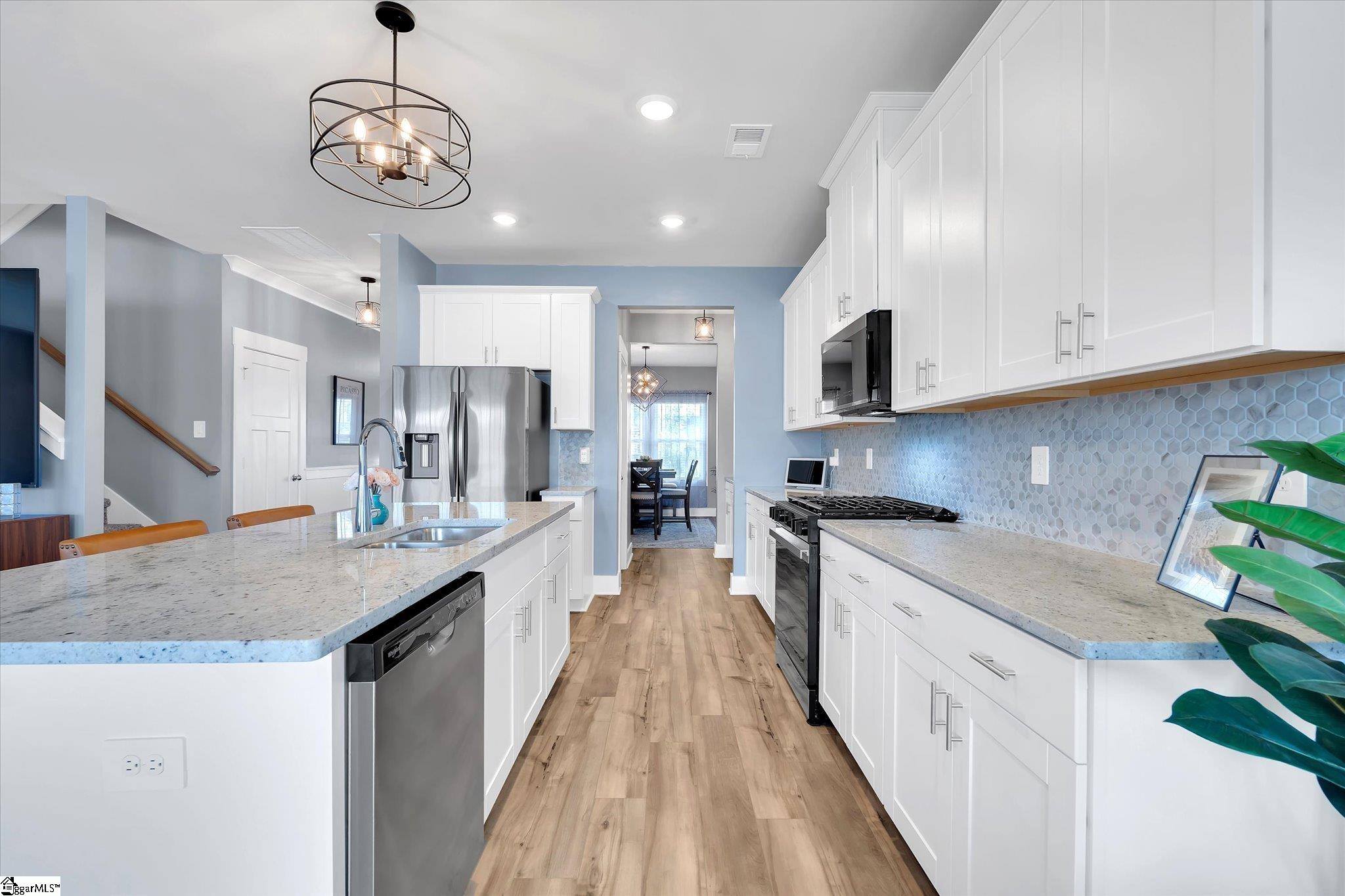 6 Roderick Lane Greenville, SC 29605