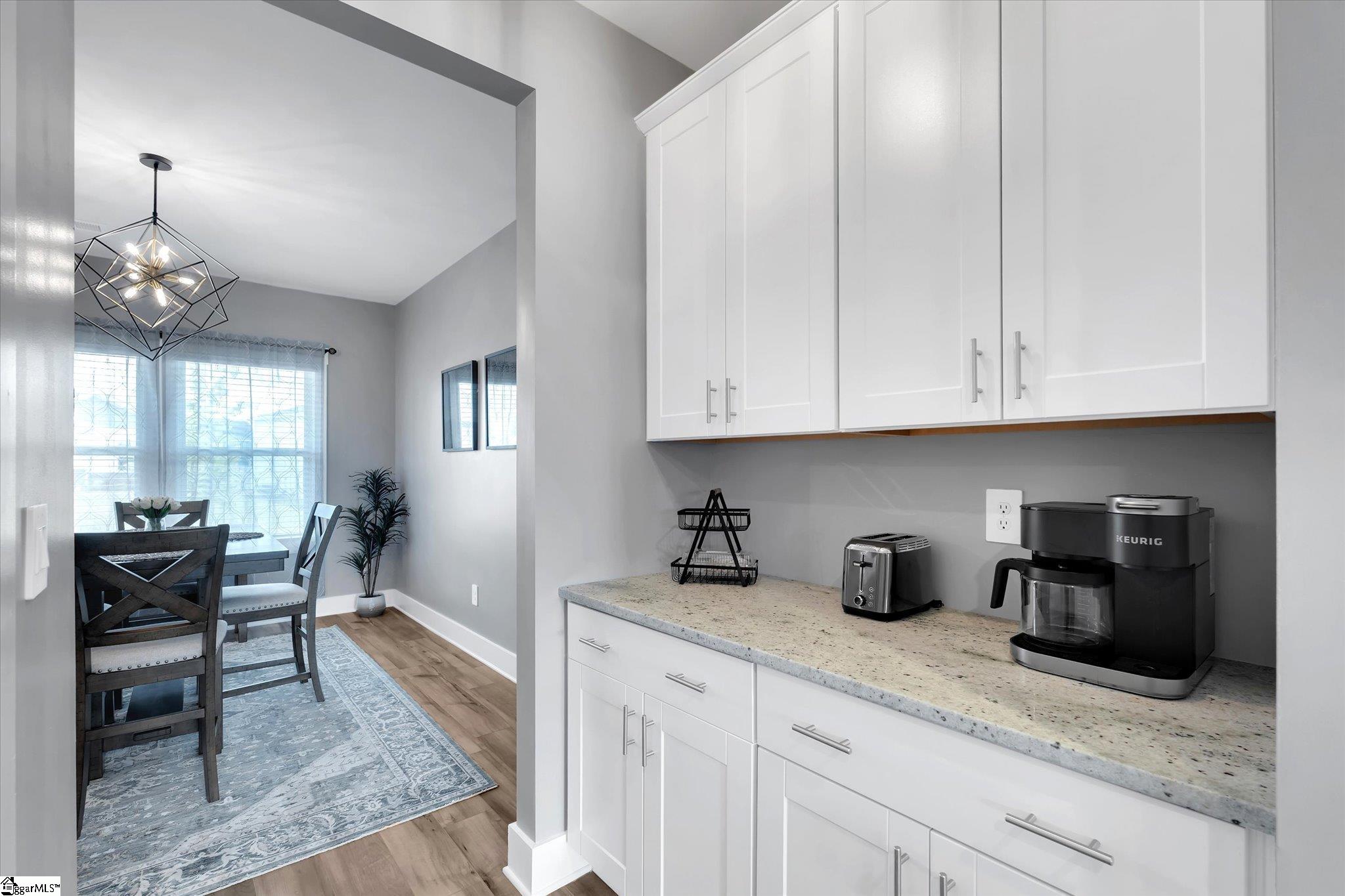 6 Roderick Lane Greenville, SC 29605