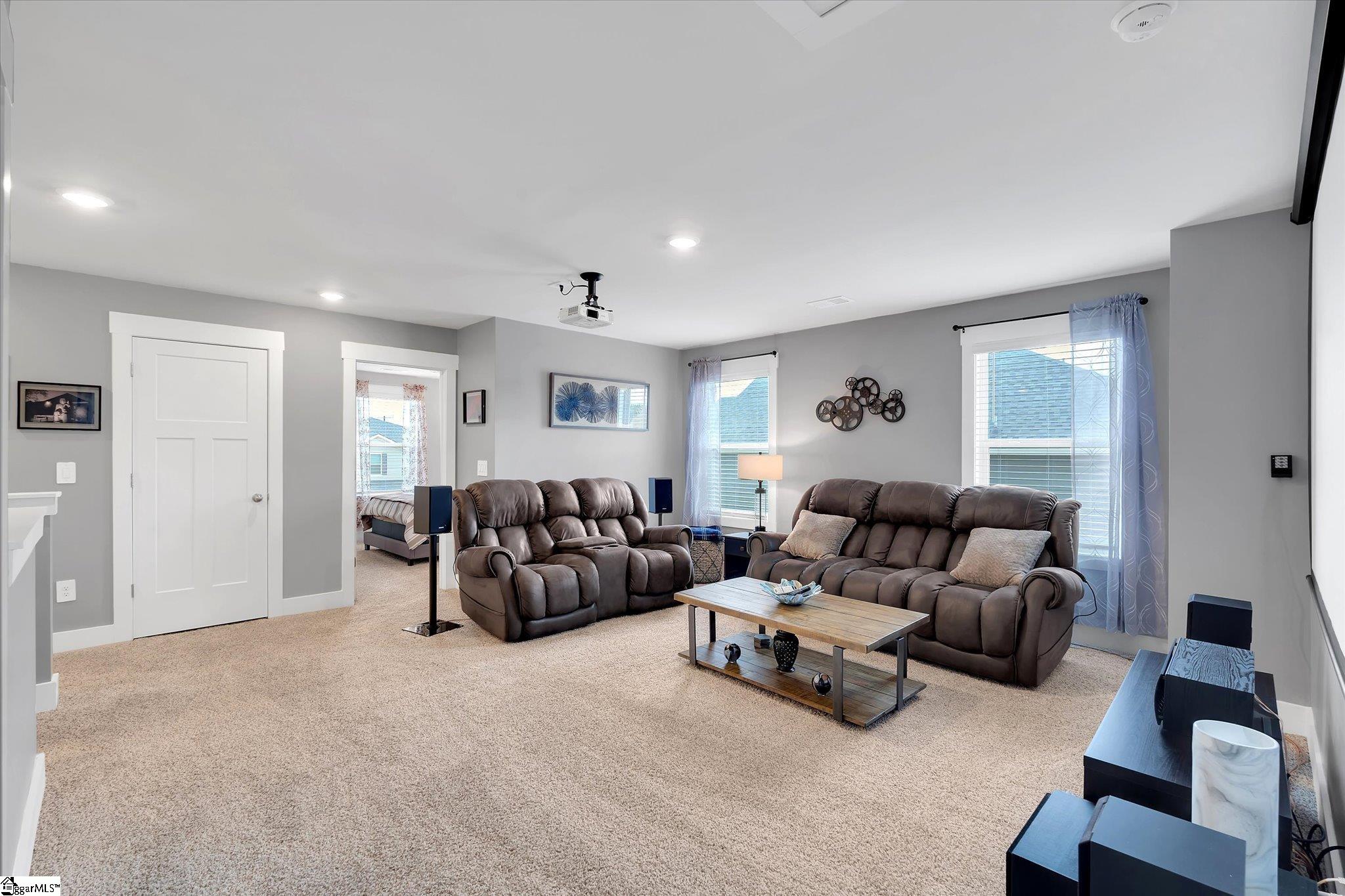 6 Roderick Lane Greenville, SC 29605