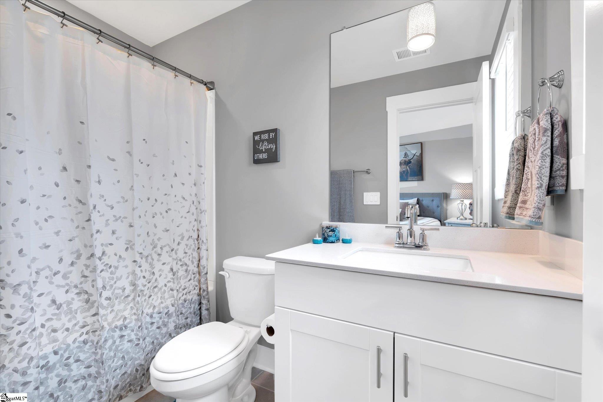 6 Roderick Lane Greenville, SC 29605