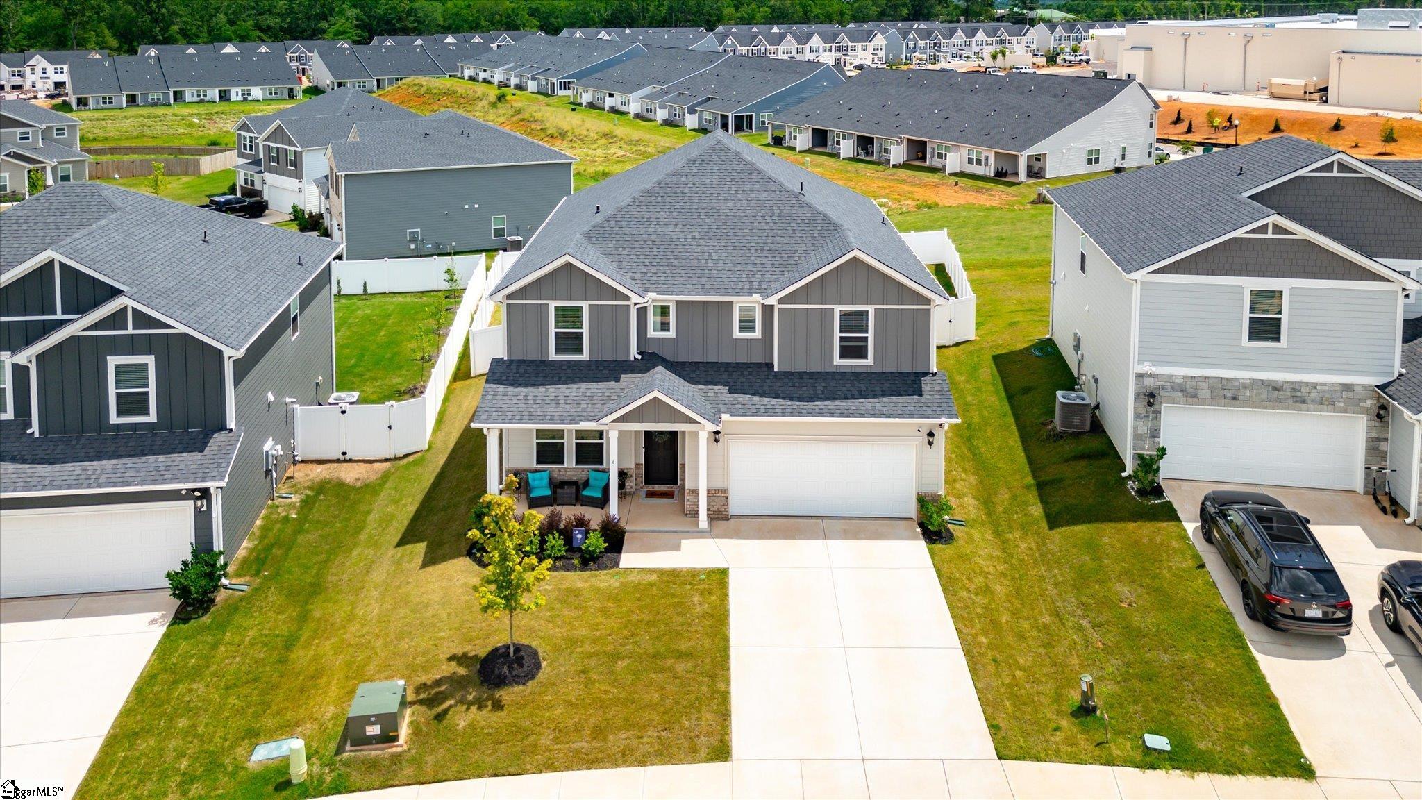 6 Roderick Lane Greenville, SC 29605