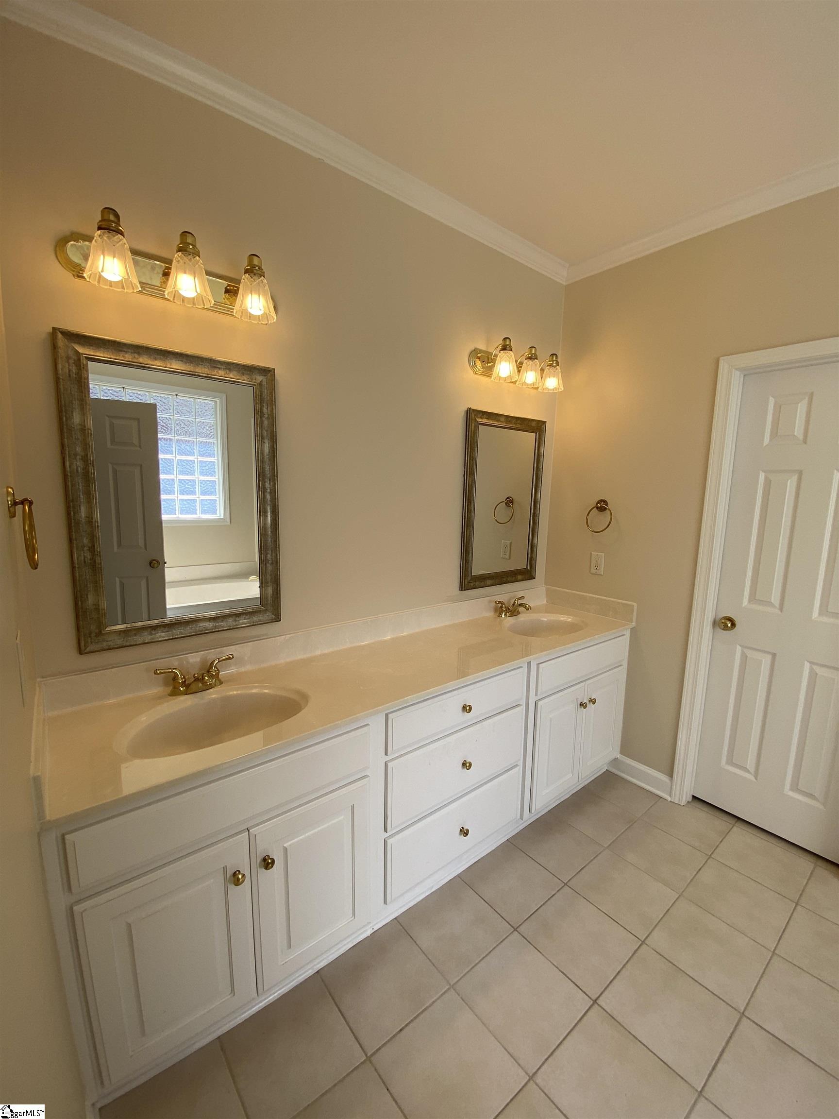 523 Meadowsweet Lane Greenville, SC 29615