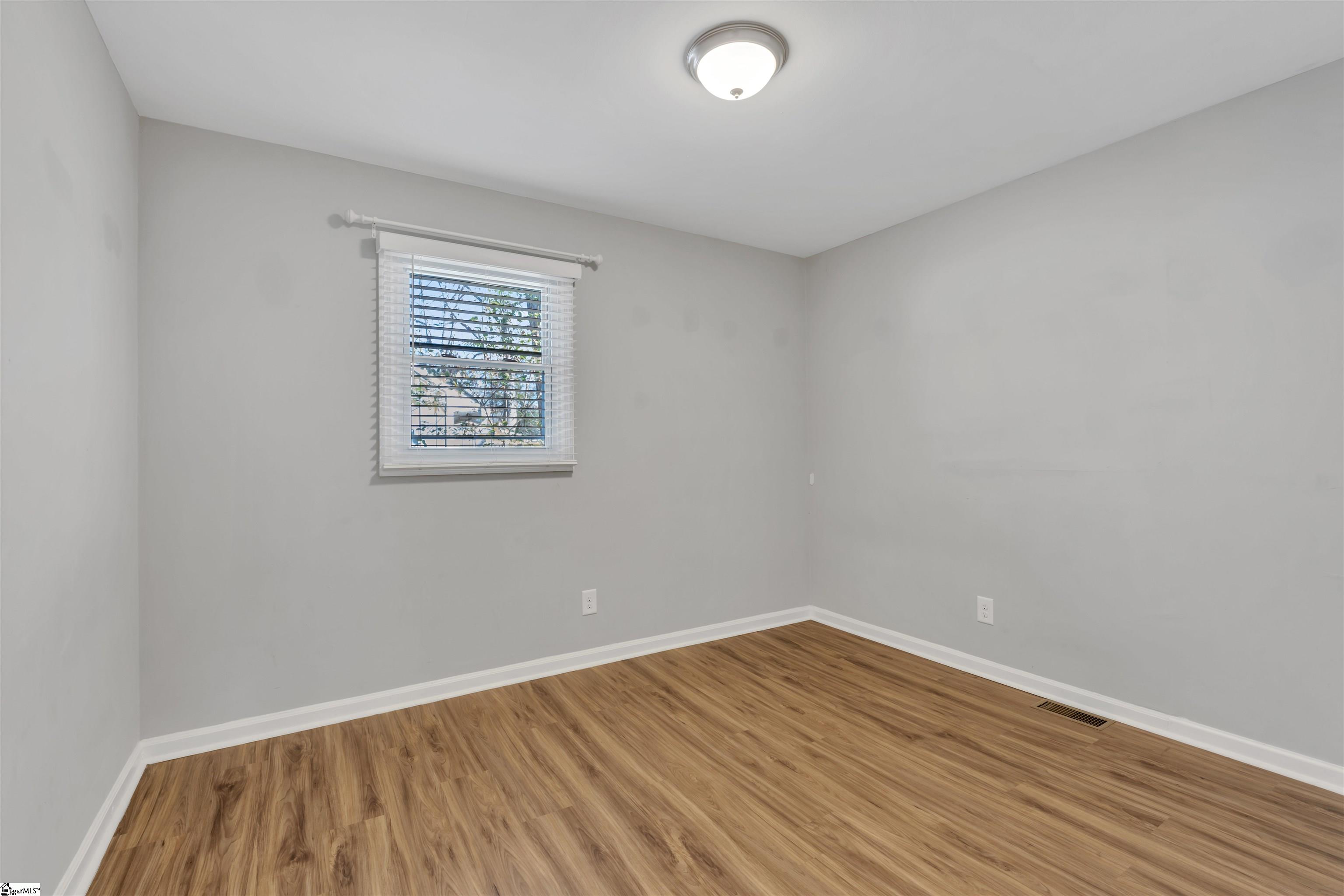 16 Flower Drive Greenville, SC 29605
