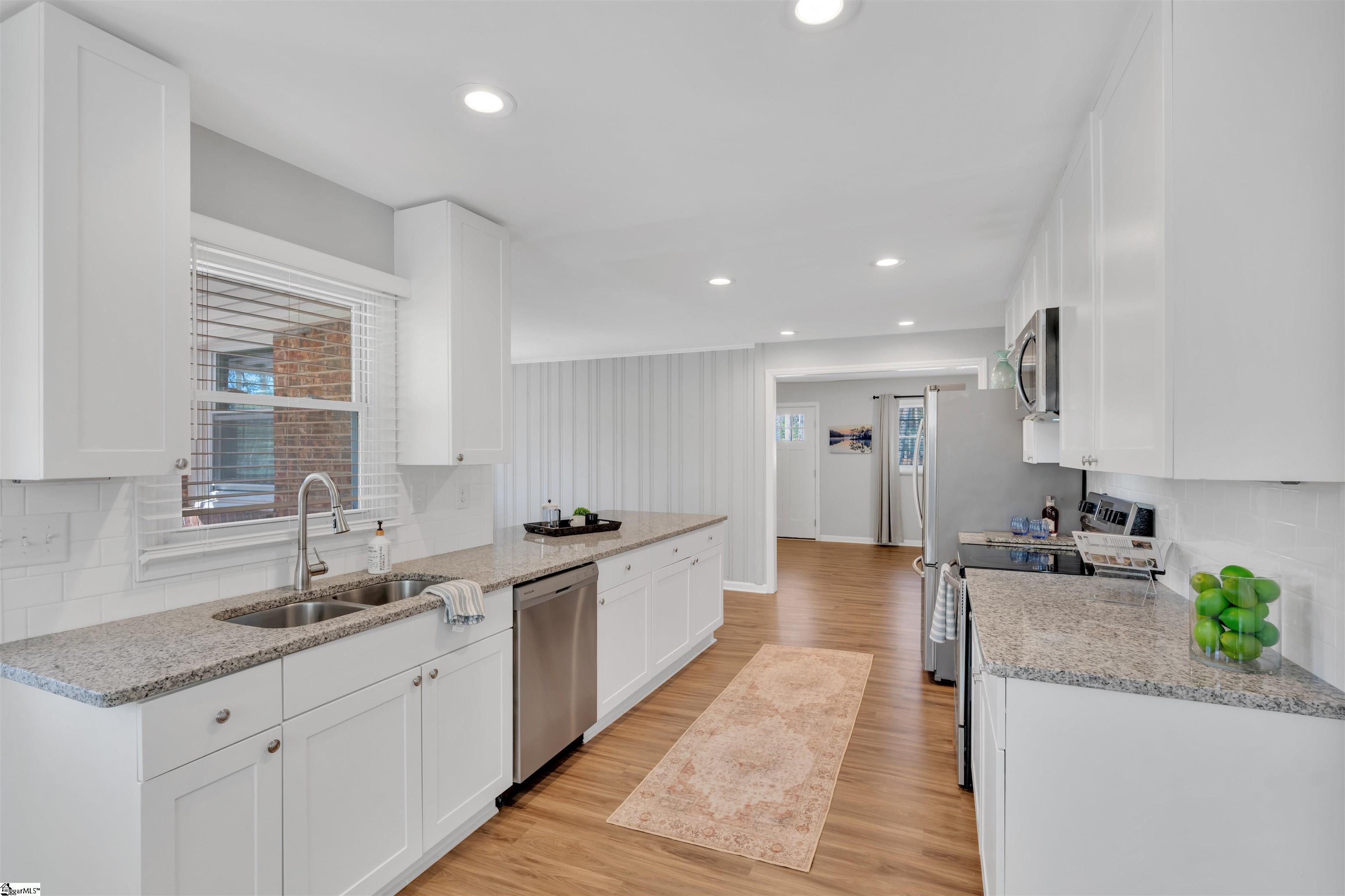 16 Flower Drive Greenville, SC 29605