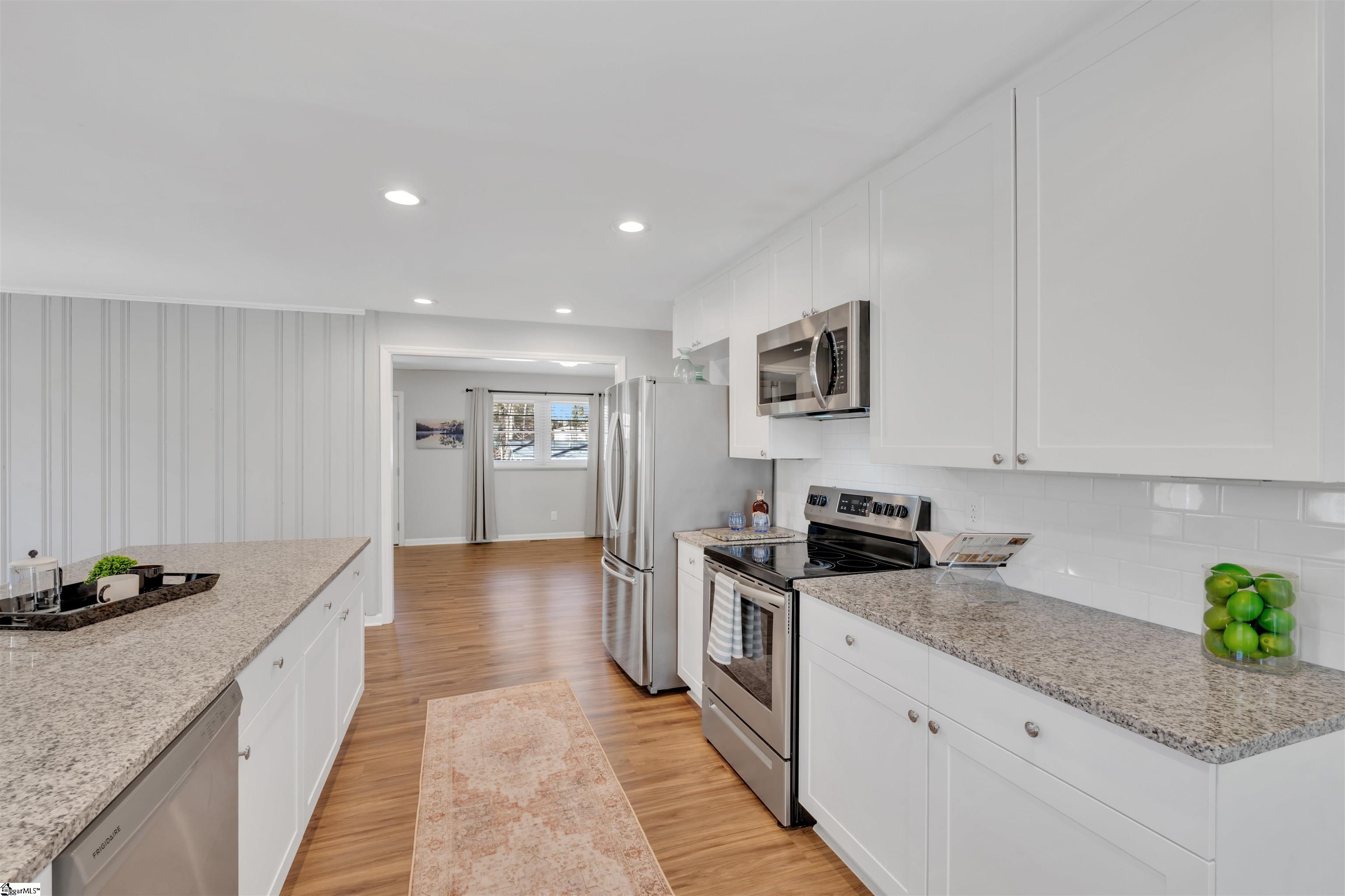 16 Flower Drive Greenville, SC 29605