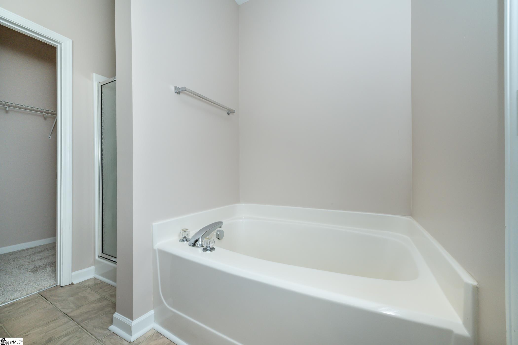 212 Dellwood Drive Spartanburg, SC 29301