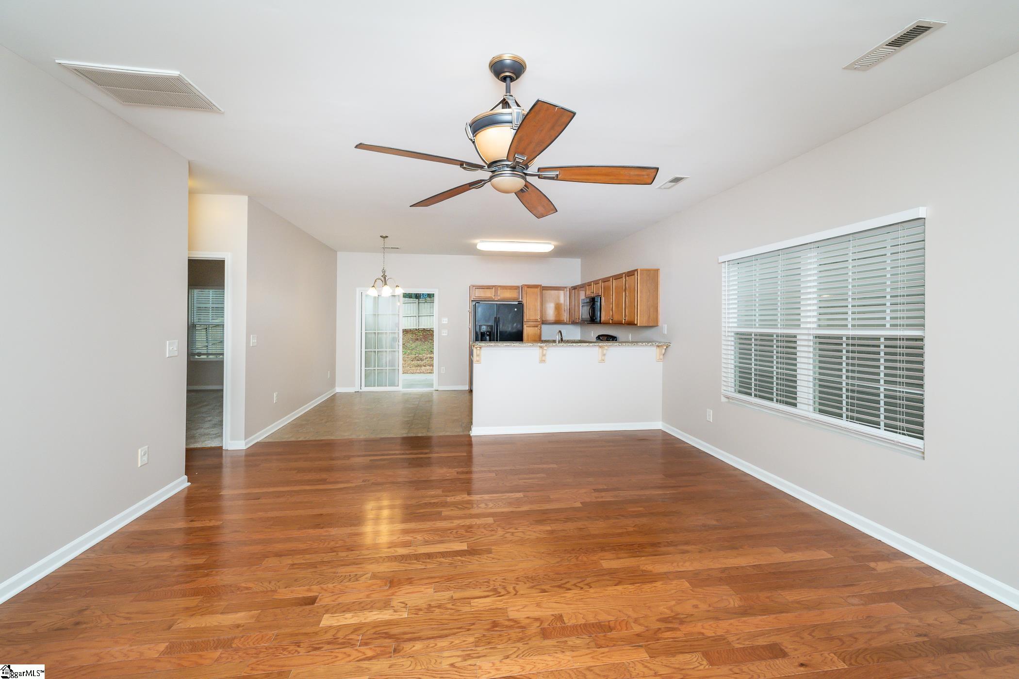 212 Dellwood Drive Spartanburg, SC 29301