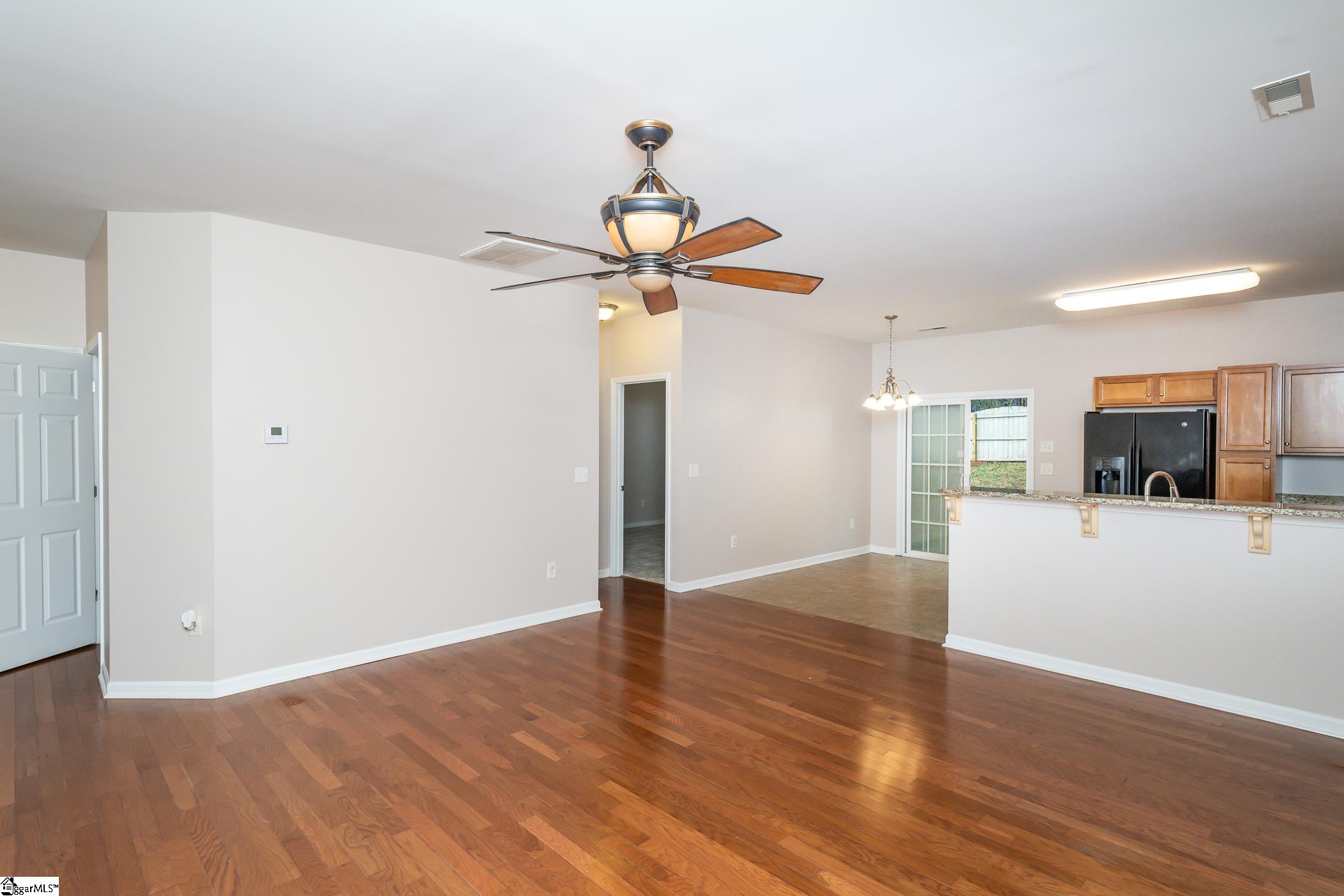 212 Dellwood Drive Spartanburg, SC 29301